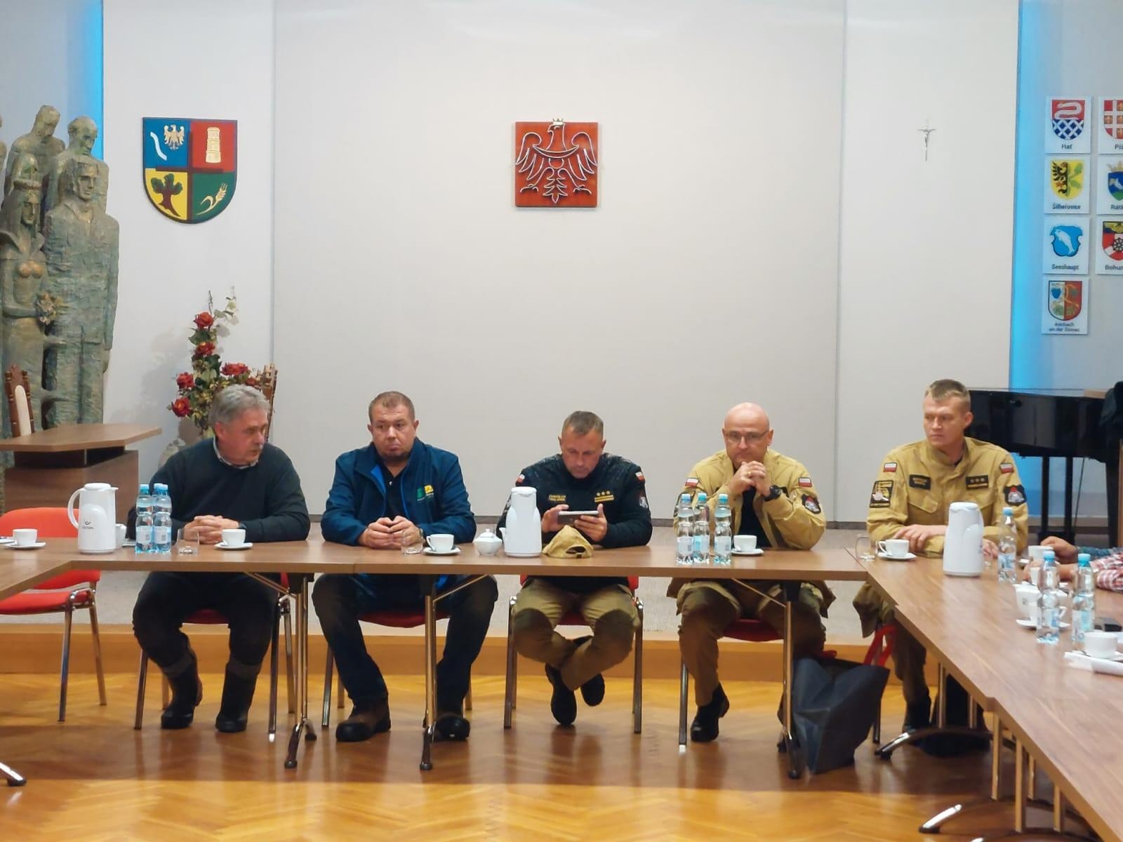 Zdjęcie w galerii na portalu naszraciborz.pl: W gminie Krzyżanowice zarządzono ewakuację mieszkańców. Odra wystąpi z brzegów wiadomości z regionu