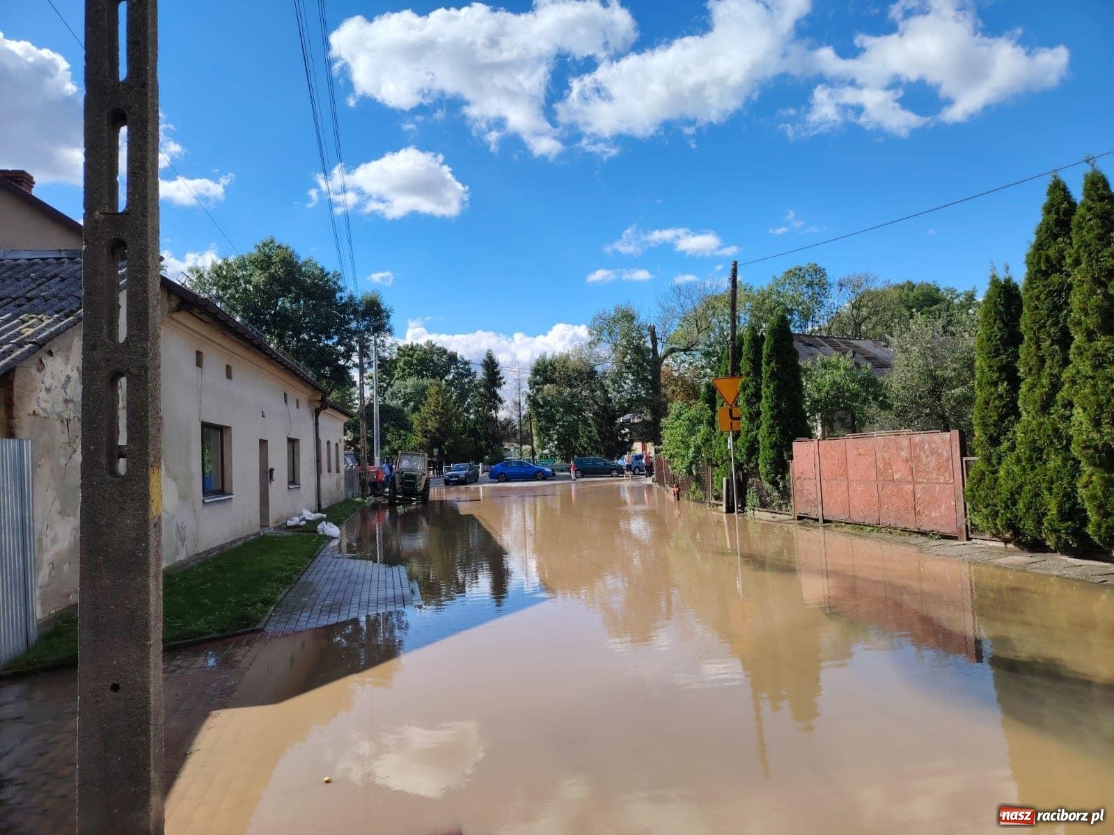 Zdjęcie w galerii na portalu naszraciborz.pl: Powódź w Krzanowicach: dramatyczne wydarzenia nad ranem 15 września [FOTO i WIDEO] wiadomości z regionu