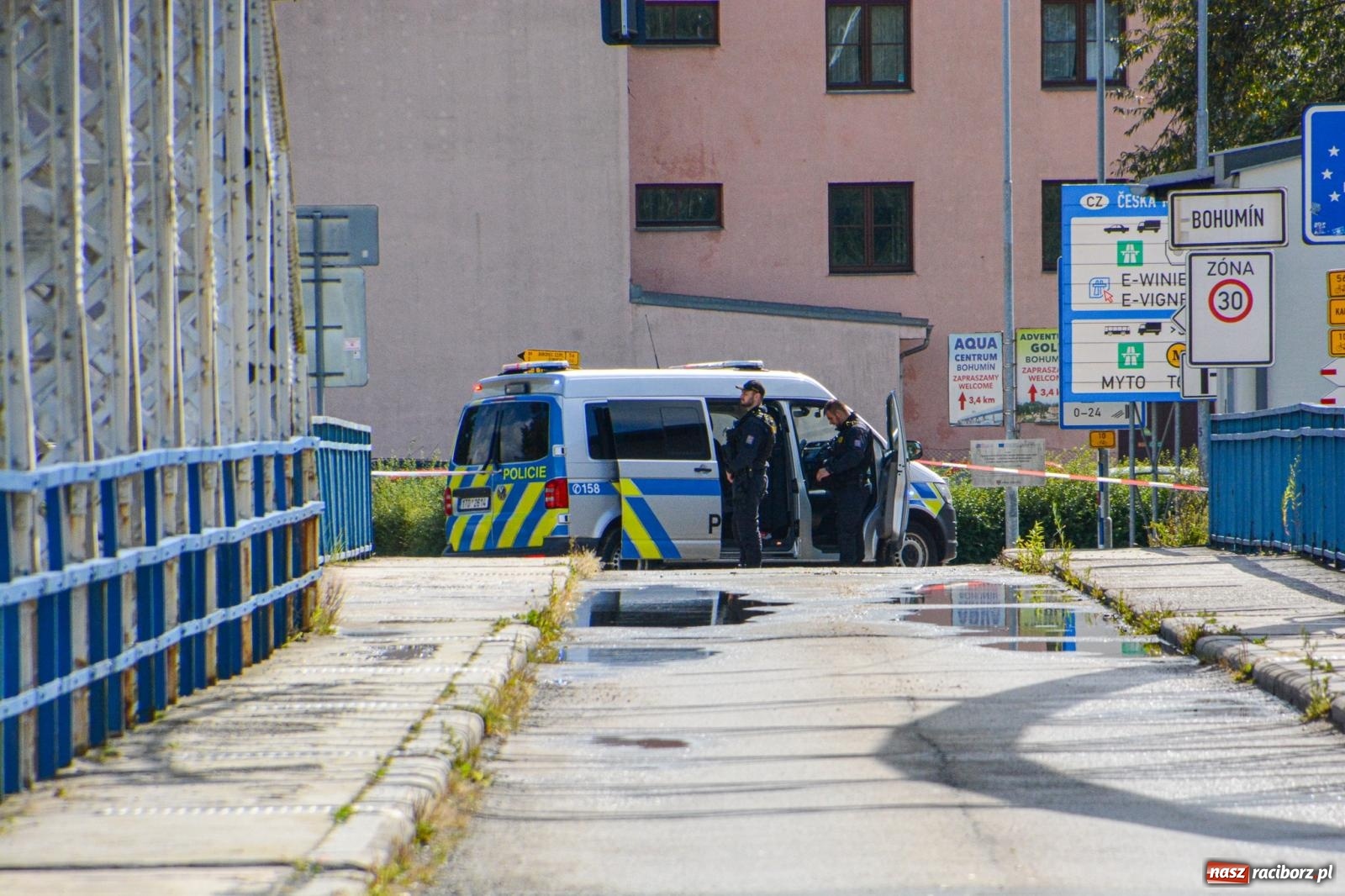 Zdjęcie w galerii na portalu naszraciborz.pl: Powódź zagraża Chałupkom i Boguminowi – ewakuacja mieszkańców i intensywna akcja ratunkowa [FOTO i WIDEO] wiadomości z regionu