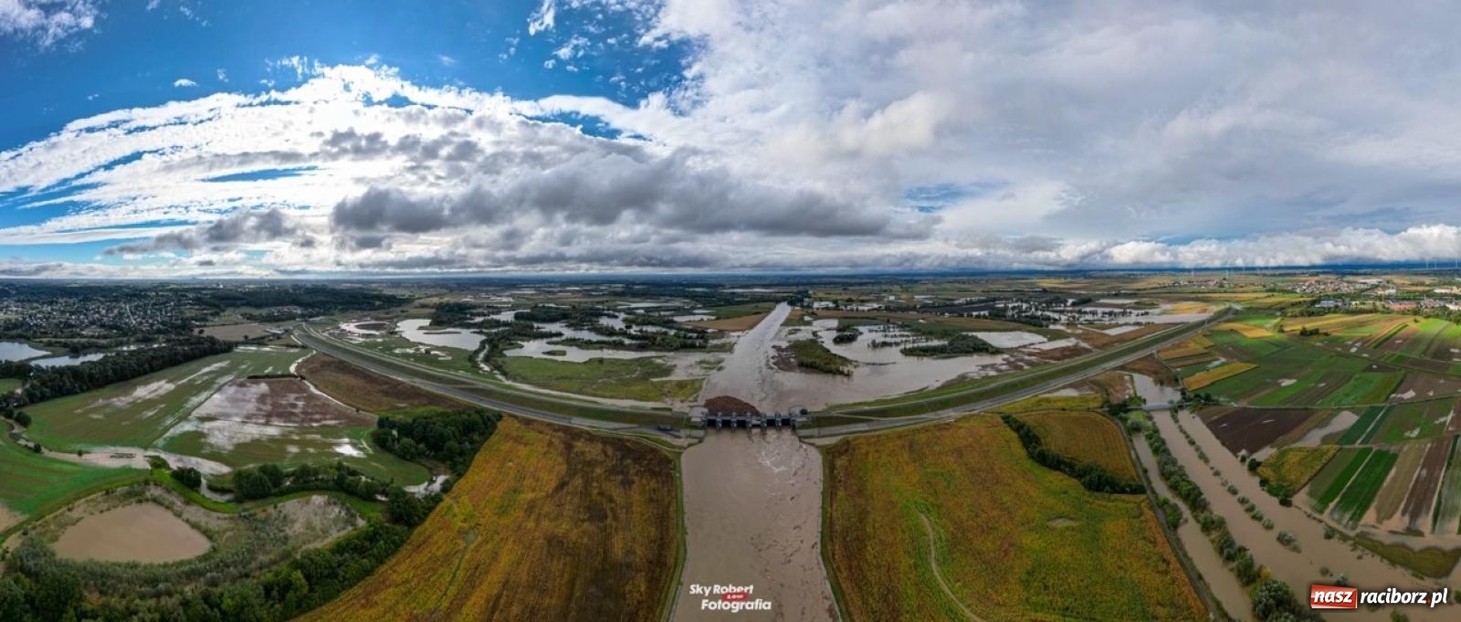 Zdjęcie w galerii na portalu naszraciborz.pl: Wody Polskie zwiększyły odpływ ze zbiornika Racibórz. Służby spodziewają się dużej fali na Odrze [FOTO z drona i WIDEO] wiadomości z regionu