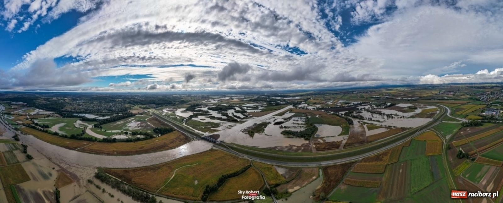 Zdjęcie w galerii na portalu naszraciborz.pl: Wody Polskie zwiększyły odpływ ze zbiornika Racibórz. Służby spodziewają się dużej fali na Odrze [FOTO z drona i WIDEO] wiadomości z regionu