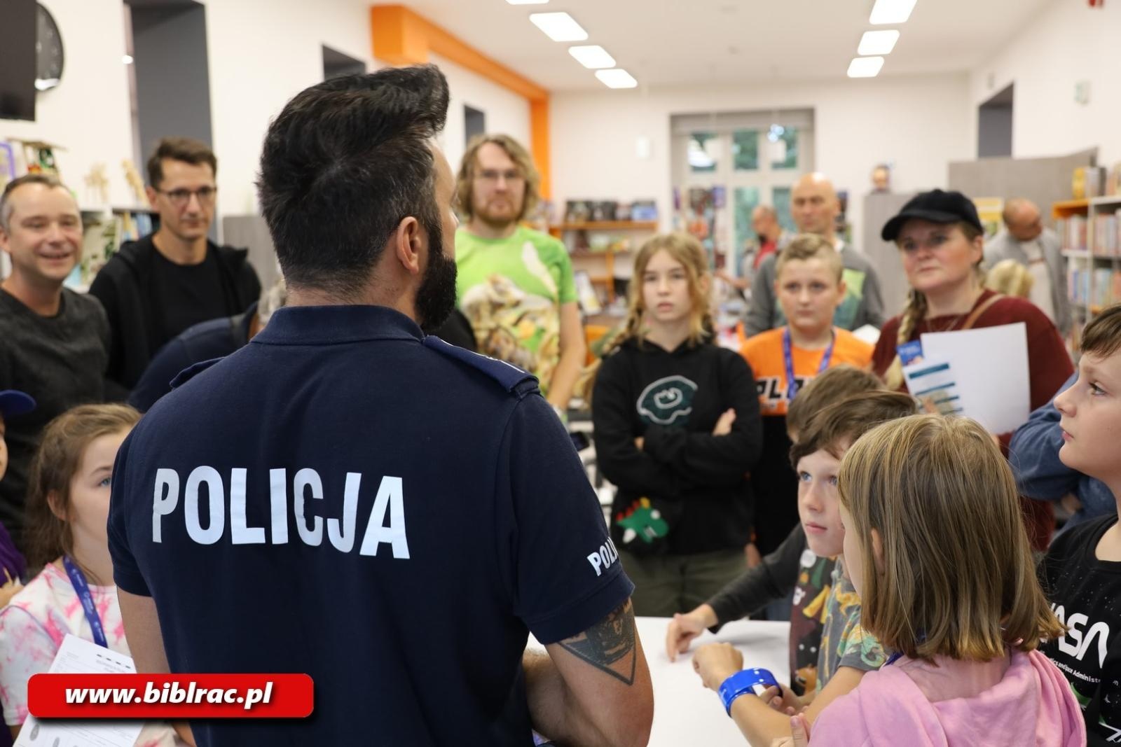 Zdjęcie w galerii na portalu naszraciborz.pl: Klub Ojca w raciborskiej bibliotece sposobem na deszczową sobotę wiadomości z regionu