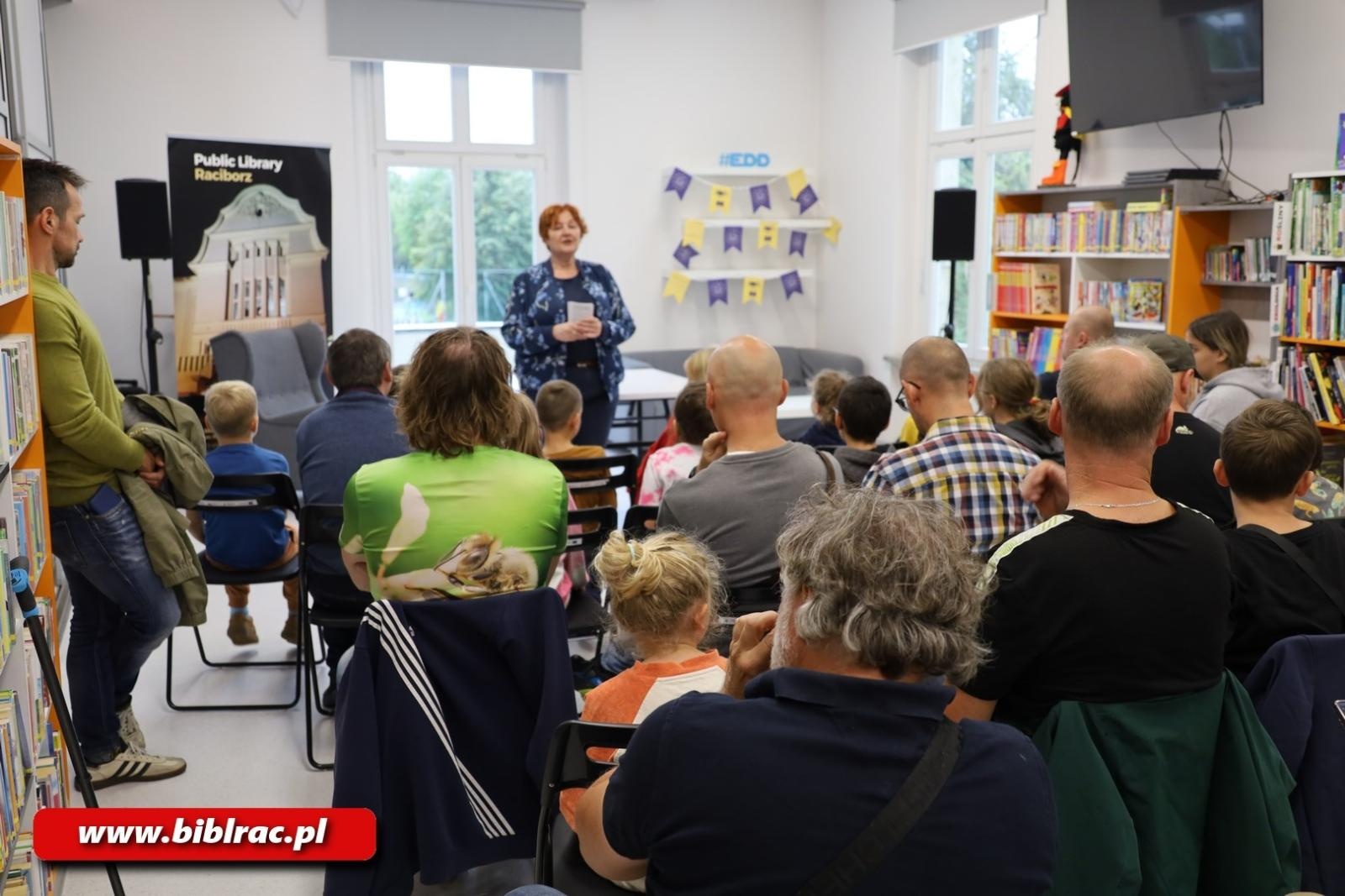 Zdjęcie w galerii na portalu naszraciborz.pl: Klub Ojca w raciborskiej bibliotece sposobem na deszczową sobotę wiadomości z regionu