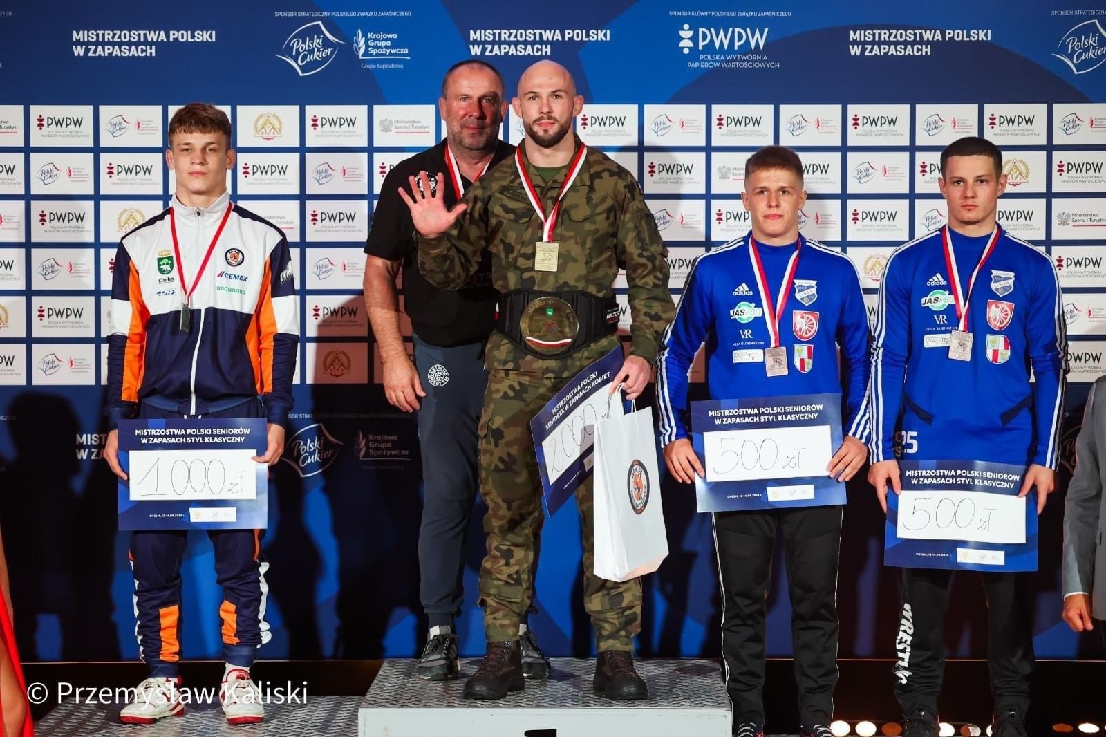 Zdjęcie w galerii na portalu naszraciborz.pl: Unici z trzema medalami Mistrzostw Polski Seniorów w zapasach wiadomości z regionu