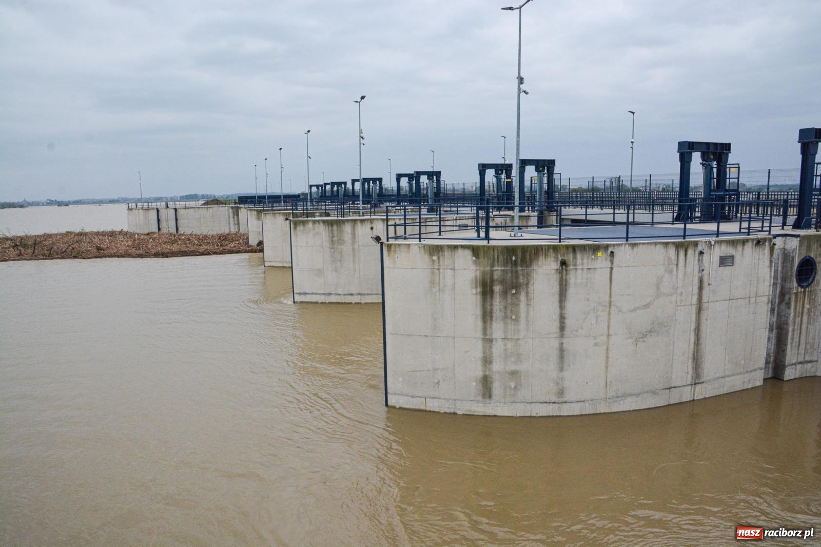 Zdjęcie w galerii na portalu naszraciborz.pl: Szef Biura Bezpieczeństwa Narodowego Kancelarii Prezydenta RP wizytował zbiornik Racibórz wiadomości z regionu