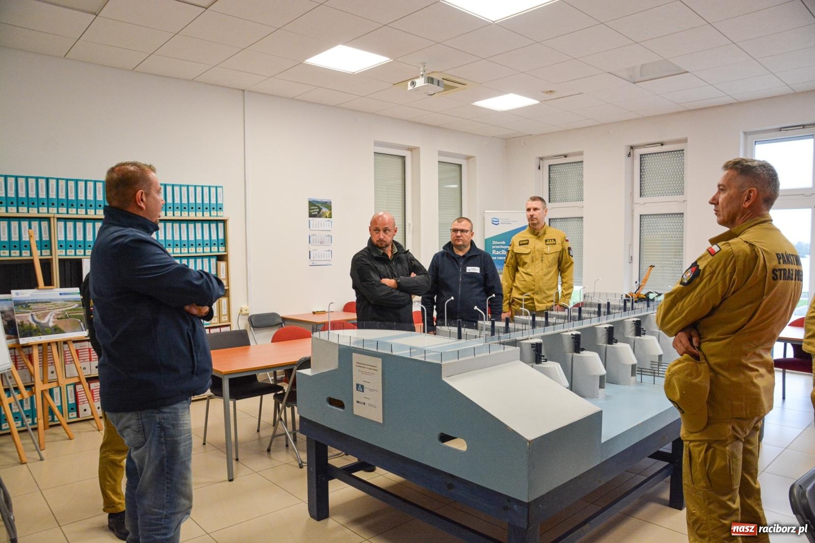 Zdjęcie w galerii na portalu naszraciborz.pl: Szef Biura Bezpieczeństwa Narodowego Kancelarii Prezydenta RP wizytował zbiornik Racibórz wiadomości z regionu