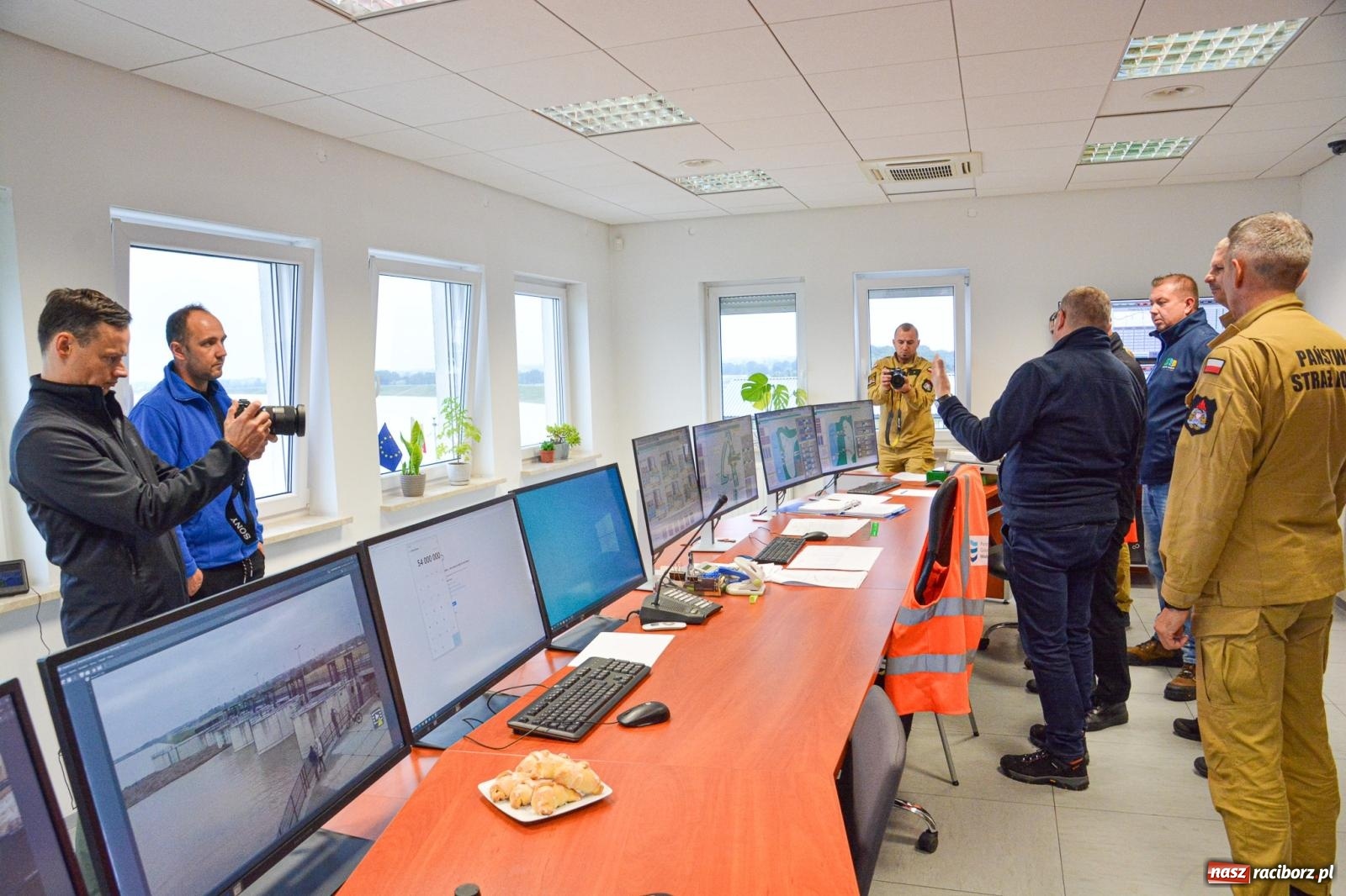 Zdjęcie w galerii na portalu naszraciborz.pl: Szef Biura Bezpieczeństwa Narodowego Kancelarii Prezydenta RP wizytował zbiornik Racibórz wiadomości z regionu