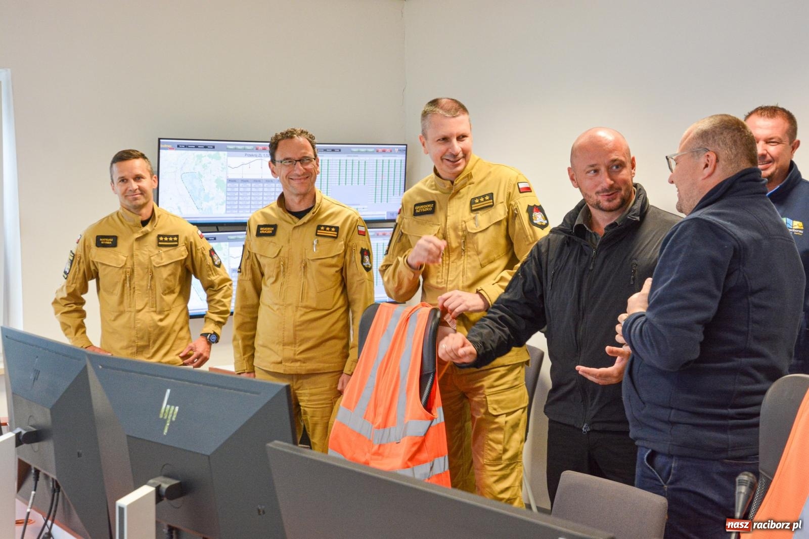 Zdjęcie w galerii na portalu naszraciborz.pl: Szef Biura Bezpieczeństwa Narodowego Kancelarii Prezydenta RP wizytował zbiornik Racibórz wiadomości z regionu