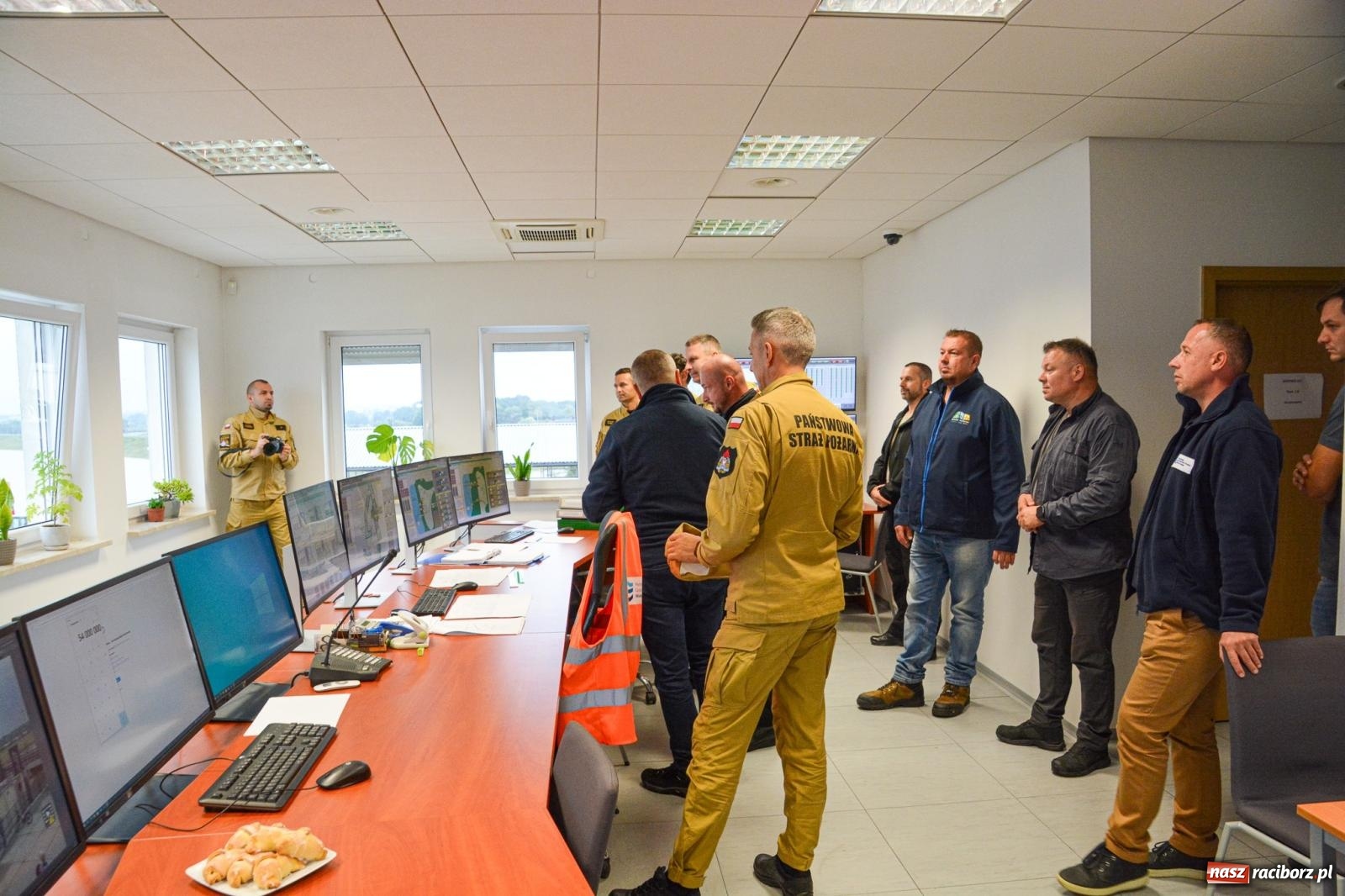 Zdjęcie w galerii na portalu naszraciborz.pl: Szef Biura Bezpieczeństwa Narodowego Kancelarii Prezydenta RP wizytował zbiornik Racibórz wiadomości z regionu