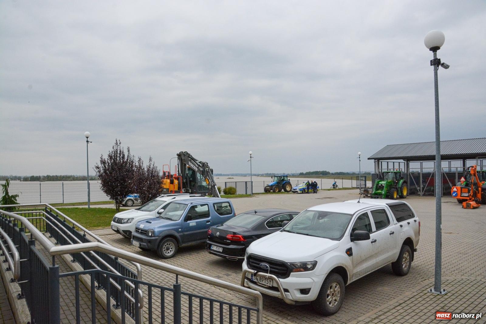 Zdjęcie w galerii na portalu naszraciborz.pl: Szef Biura Bezpieczeństwa Narodowego Kancelarii Prezydenta RP wizytował zbiornik Racibórz wiadomości z regionu