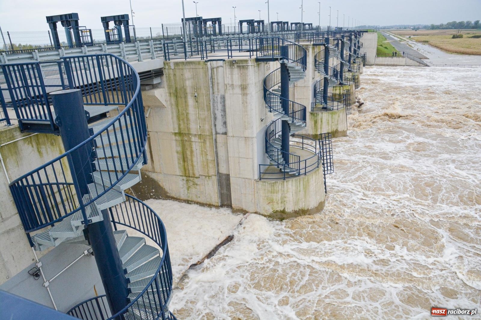 Zdjęcie w galerii na portalu naszraciborz.pl: Szef Biura Bezpieczeństwa Narodowego Kancelarii Prezydenta RP wizytował zbiornik Racibórz wiadomości z regionu
