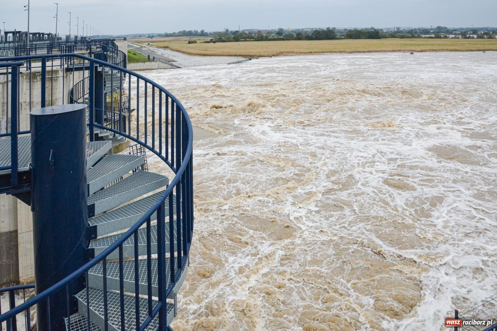 Zdjęcie w galerii na portalu naszraciborz.pl: Szef Biura Bezpieczeństwa Narodowego Kancelarii Prezydenta RP wizytował zbiornik Racibórz wiadomości z regionu