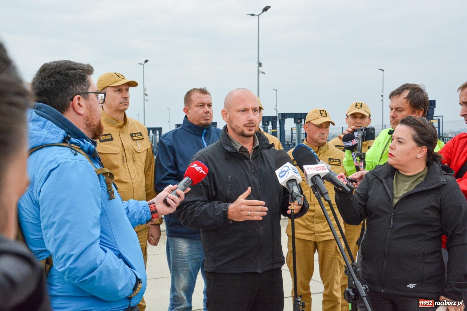 Zdjęcie w galerii na portalu naszraciborz.pl: Szef Biura Bezpieczeństwa Narodowego Kancelarii Prezydenta RP wizytował zbiornik Racibórz wiadomości z regionu