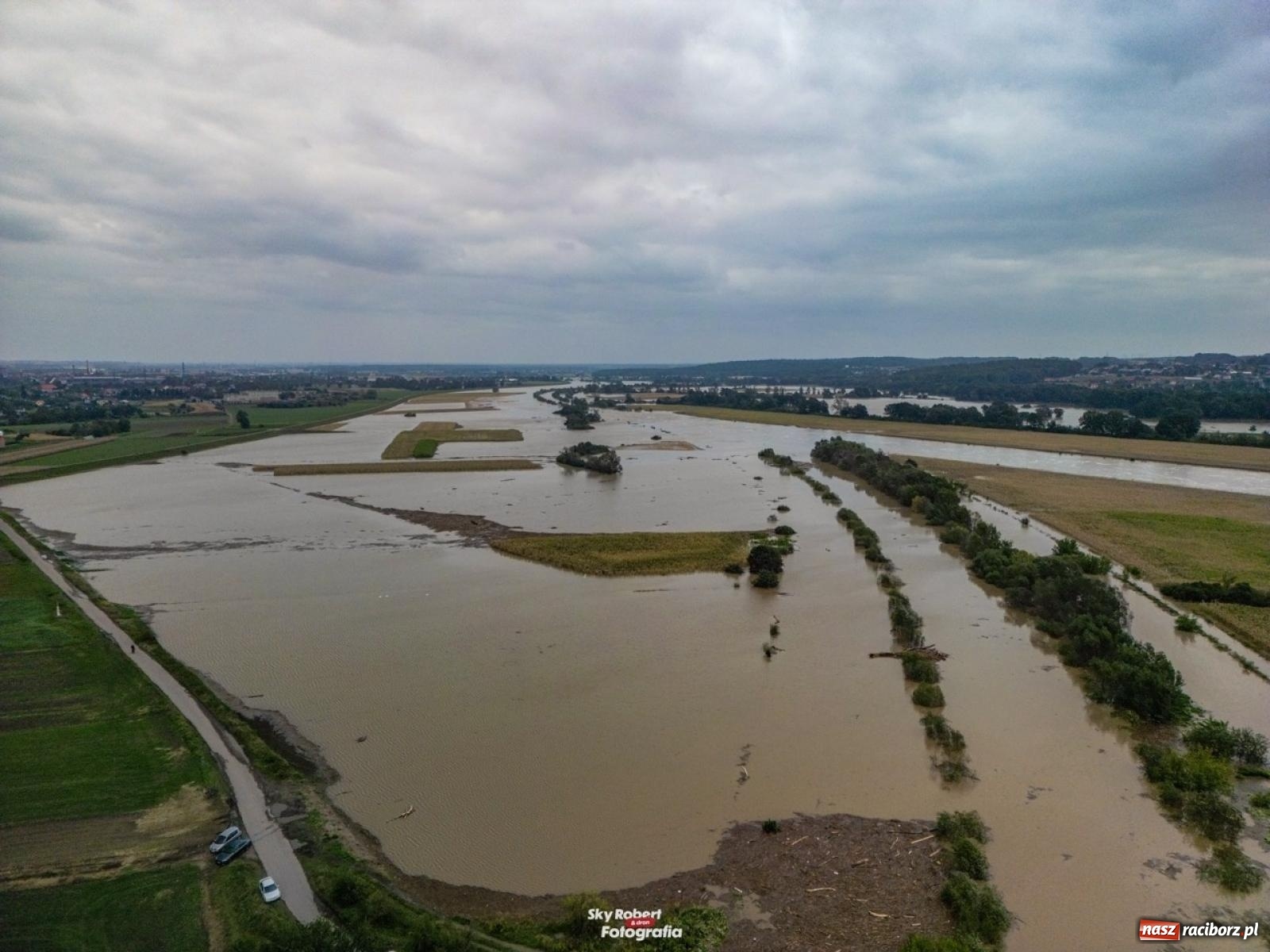 Zdjęcie w galerii na portalu naszraciborz.pl: Szef Biura Bezpieczeństwa Narodowego Kancelarii Prezydenta RP wizytował zbiornik Racibórz wiadomości z regionu
