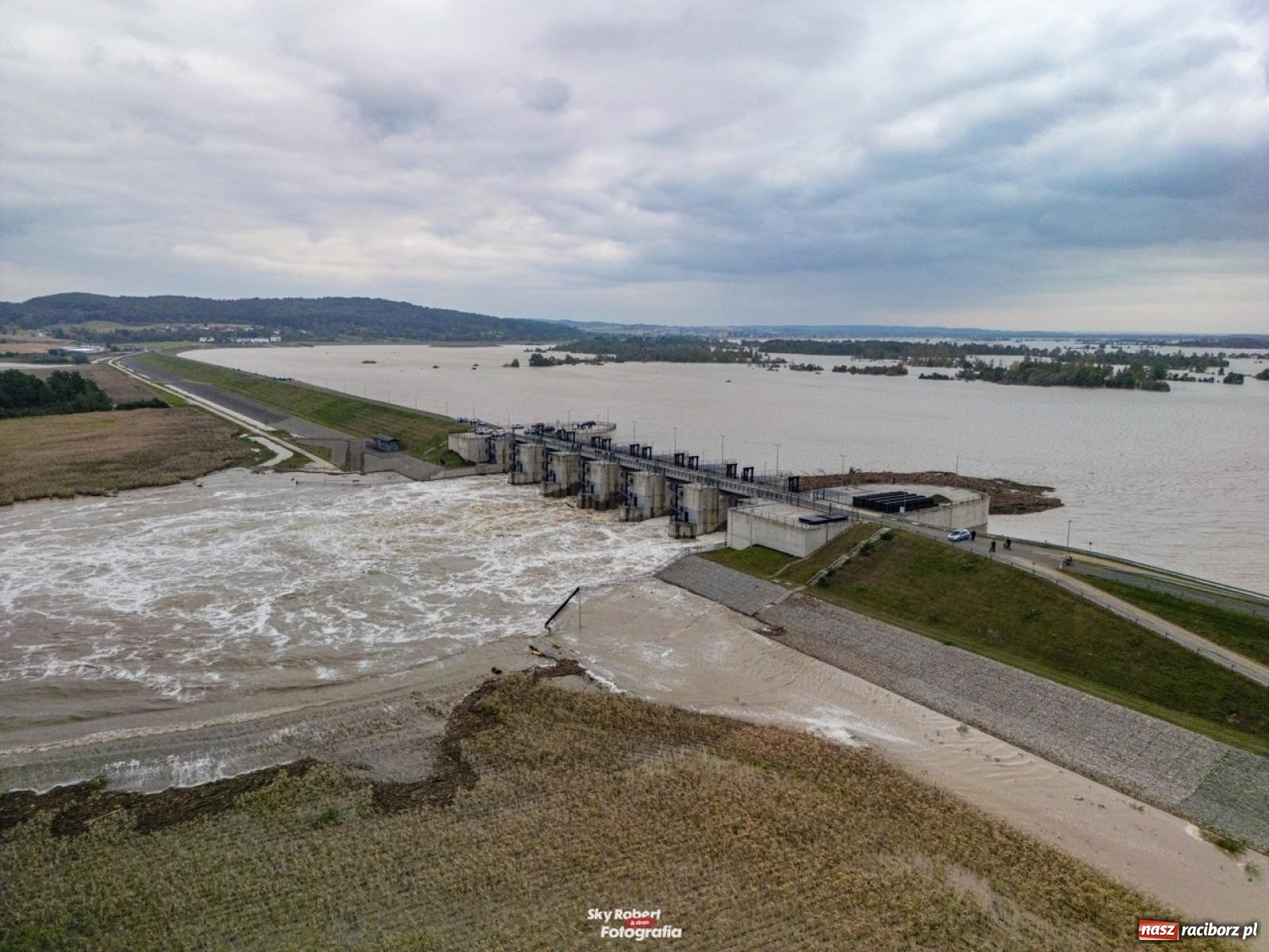 Zdjęcie w galerii na portalu naszraciborz.pl: Szef Biura Bezpieczeństwa Narodowego Kancelarii Prezydenta RP wizytował zbiornik Racibórz wiadomości z regionu