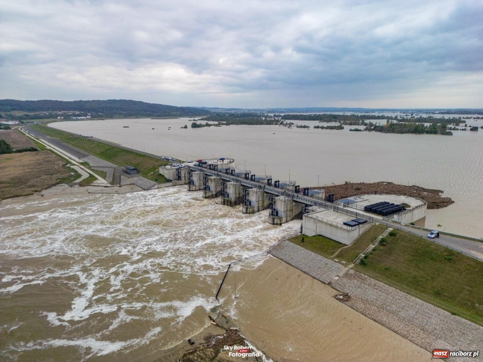 Zdjęcie w galerii na portalu naszraciborz.pl: Szef Biura Bezpieczeństwa Narodowego Kancelarii Prezydenta RP wizytował zbiornik Racibórz wiadomości z regionu