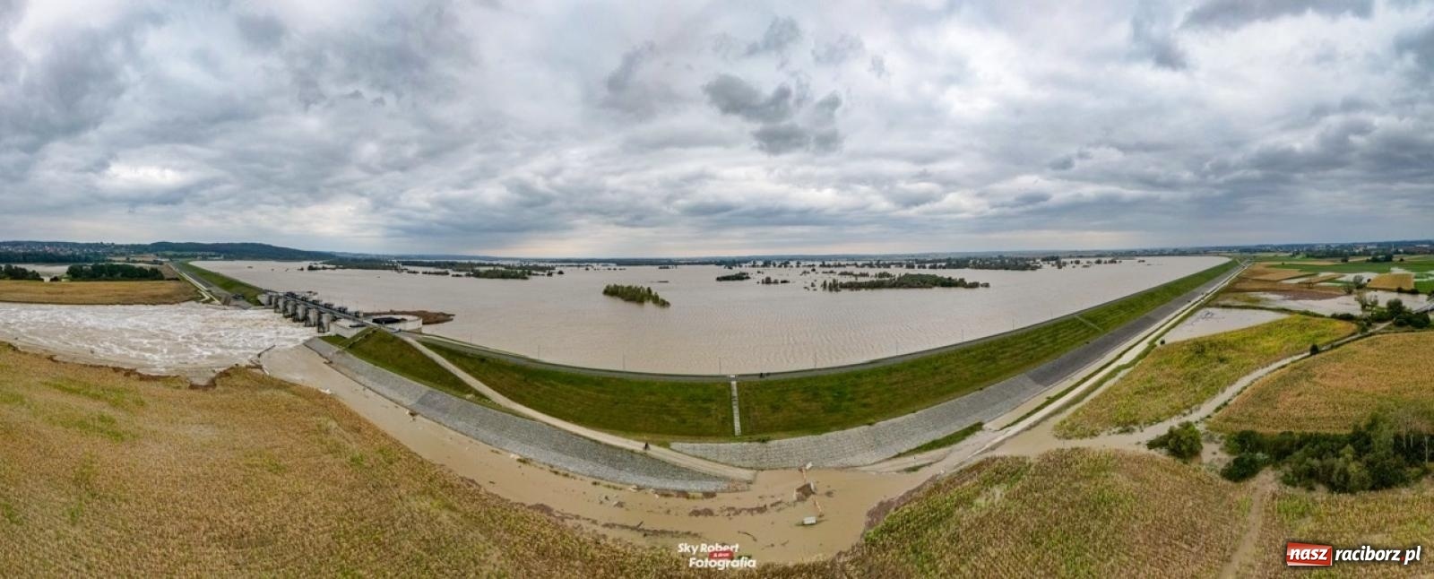 Zdjęcie w galerii na portalu naszraciborz.pl: Szef Biura Bezpieczeństwa Narodowego Kancelarii Prezydenta RP wizytował zbiornik Racibórz wiadomości z regionu