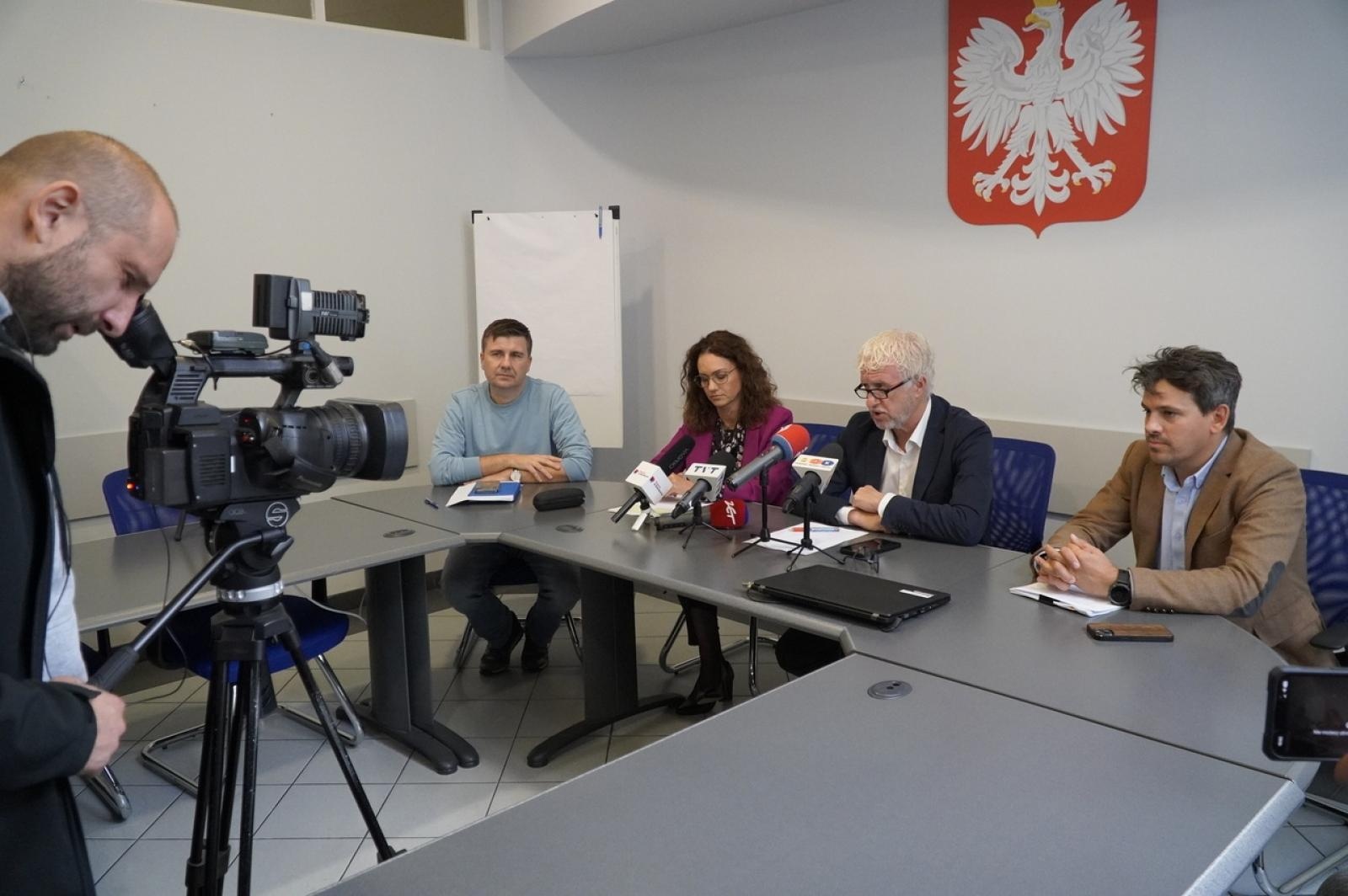 Zdjęcie w galerii na portalu naszraciborz.pl: Prezydent przedstawił aktualną sytuacje w Raciborzu w związku z ostatnimi opadami deszczu wiadomości z regionu