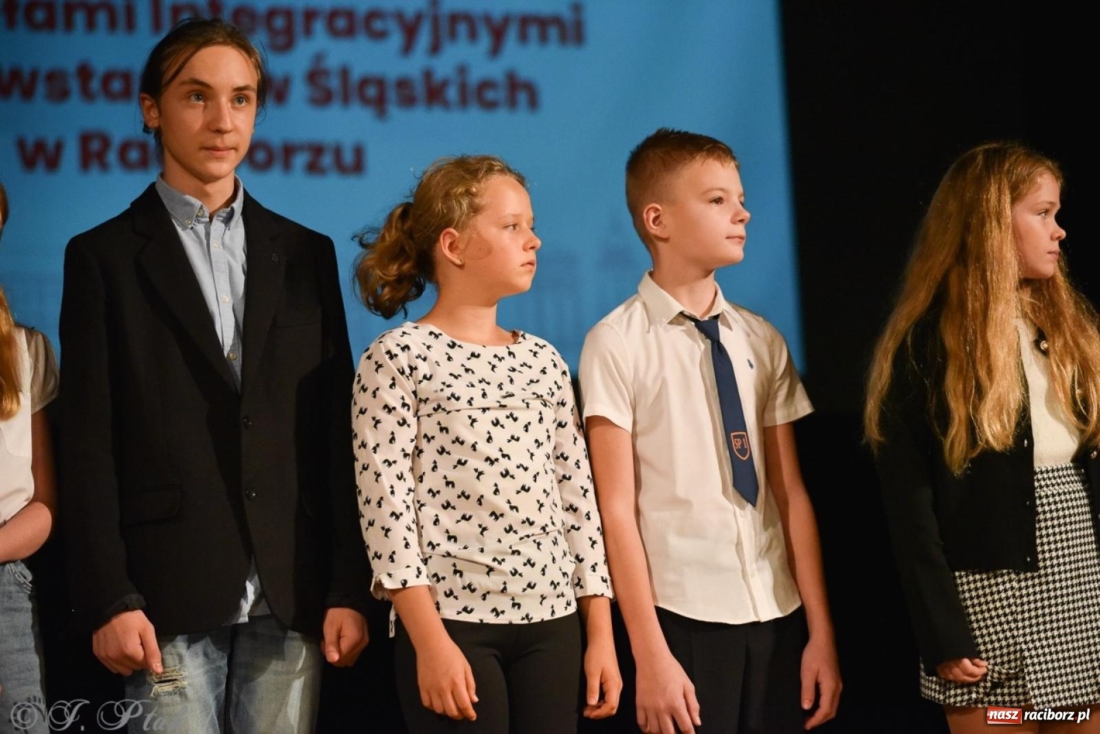 Zdjęcie w galerii na portalu naszraciborz.pl: Ponad dwustu uhonorowanych. Wręczono raciborskie stypendia za wyniki w nauce [FOTO] wiadomości z regionu