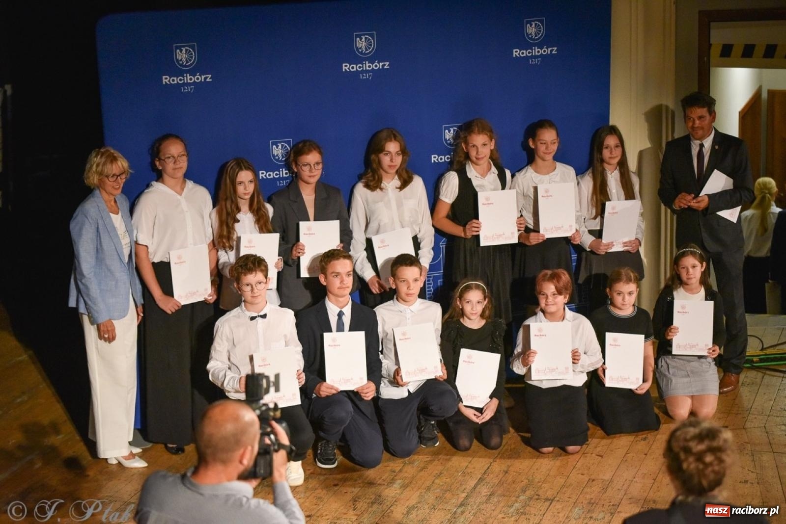 Zdjęcie w galerii na portalu naszraciborz.pl: Ponad dwustu uhonorowanych. Wręczono raciborskie stypendia za wyniki w nauce [FOTO] wiadomości z regionu