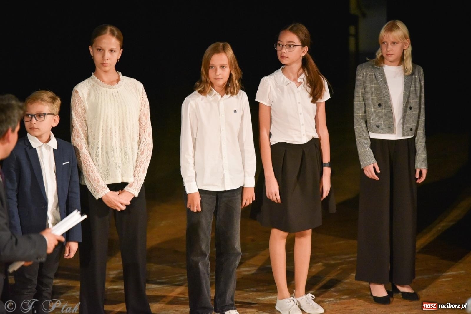 Zdjęcie w galerii na portalu naszraciborz.pl: Ponad dwustu uhonorowanych. Wręczono raciborskie stypendia za wyniki w nauce [FOTO] wiadomości z regionu