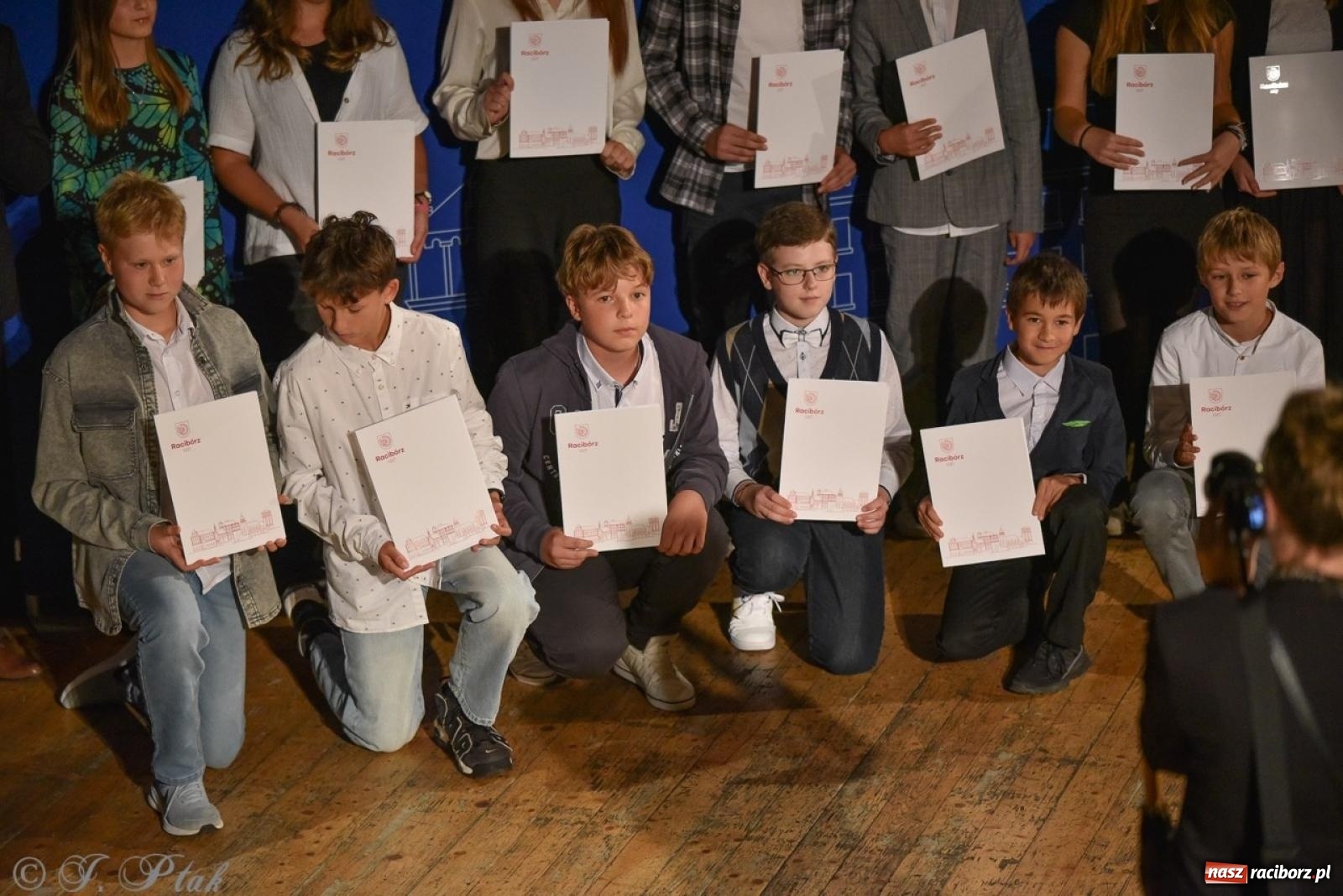 Zdjęcie w galerii na portalu naszraciborz.pl: Ponad dwustu uhonorowanych. Wręczono raciborskie stypendia za wyniki w nauce [FOTO] wiadomości z regionu