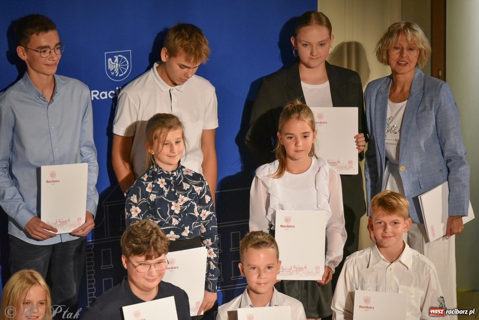 Zdjęcie w galerii na portalu naszraciborz.pl: Ponad dwustu uhonorowanych. Wręczono raciborskie stypendia za wyniki w nauce [FOTO] wiadomości z regionu