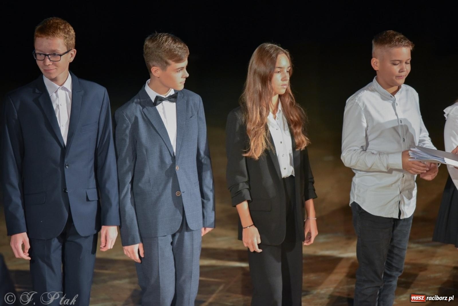 Zdjęcie w galerii na portalu naszraciborz.pl: Ponad dwustu uhonorowanych. Wręczono raciborskie stypendia za wyniki w nauce [FOTO] wiadomości z regionu