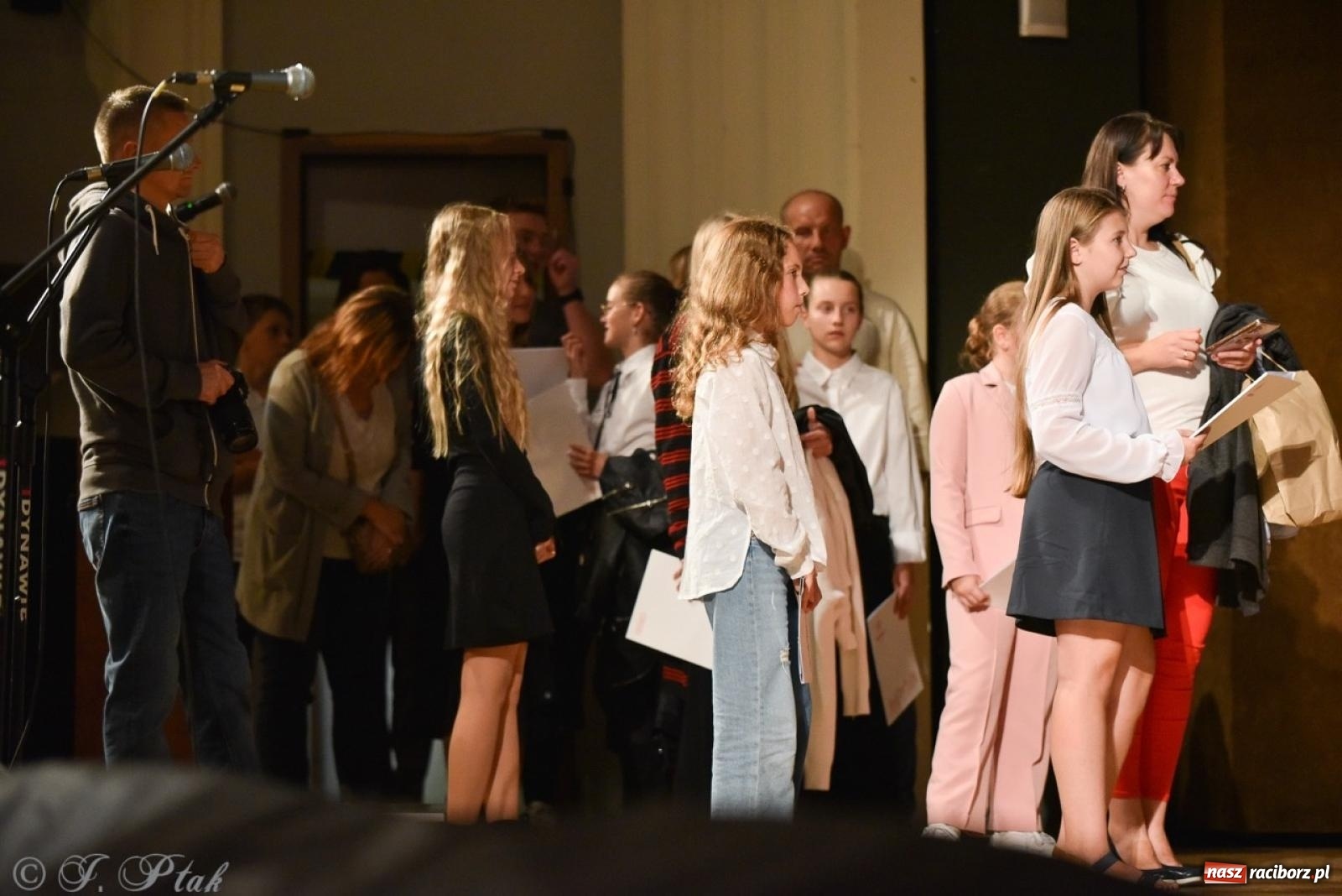 Zdjęcie w galerii na portalu naszraciborz.pl: Ponad dwustu uhonorowanych. Wręczono raciborskie stypendia za wyniki w nauce [FOTO] wiadomości z regionu