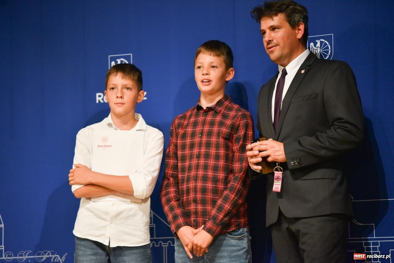 Zdjęcie w galerii na portalu naszraciborz.pl: Ponad dwustu uhonorowanych. Wręczono raciborskie stypendia za wyniki w nauce [FOTO] wiadomości z regionu