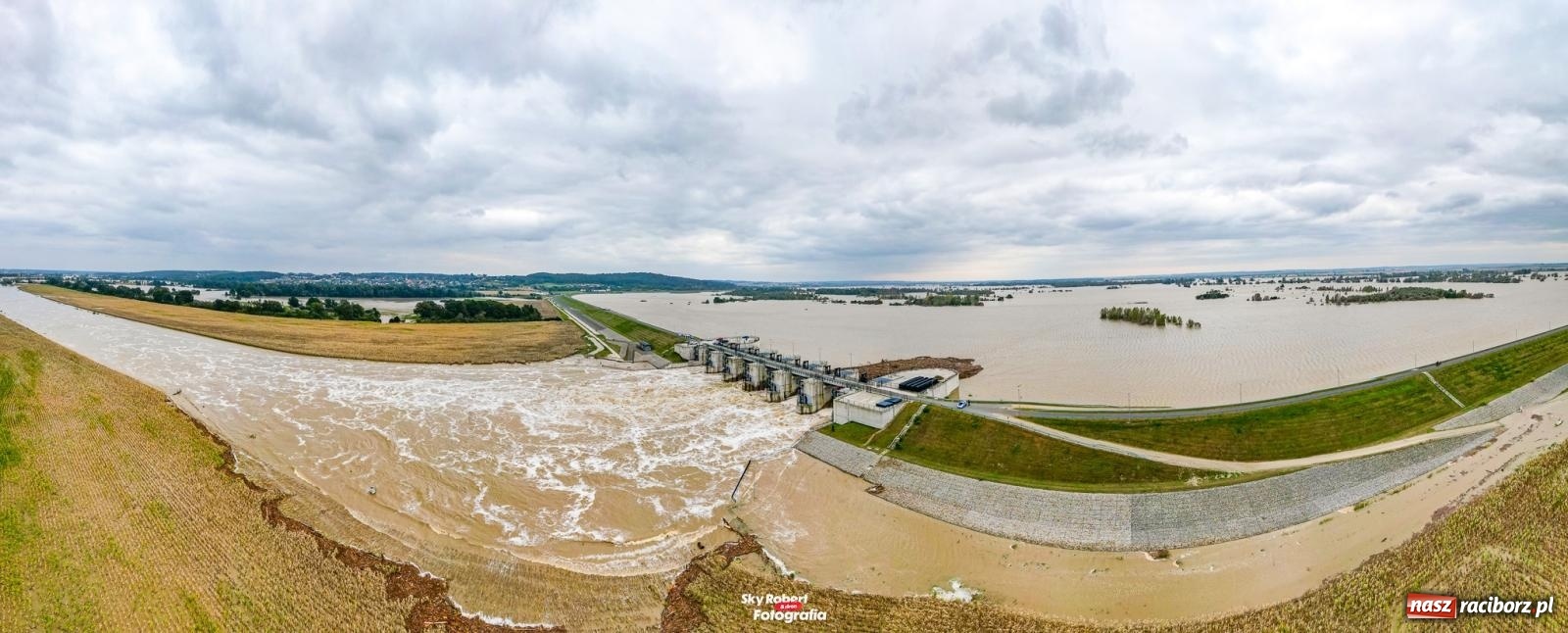 Zdjęcie w galerii na portalu naszraciborz.pl: Im więcej wody w zbiorniku, tym większy strach. Co przewidują scenariusze na najbliższe dni? wiadomości z regionu