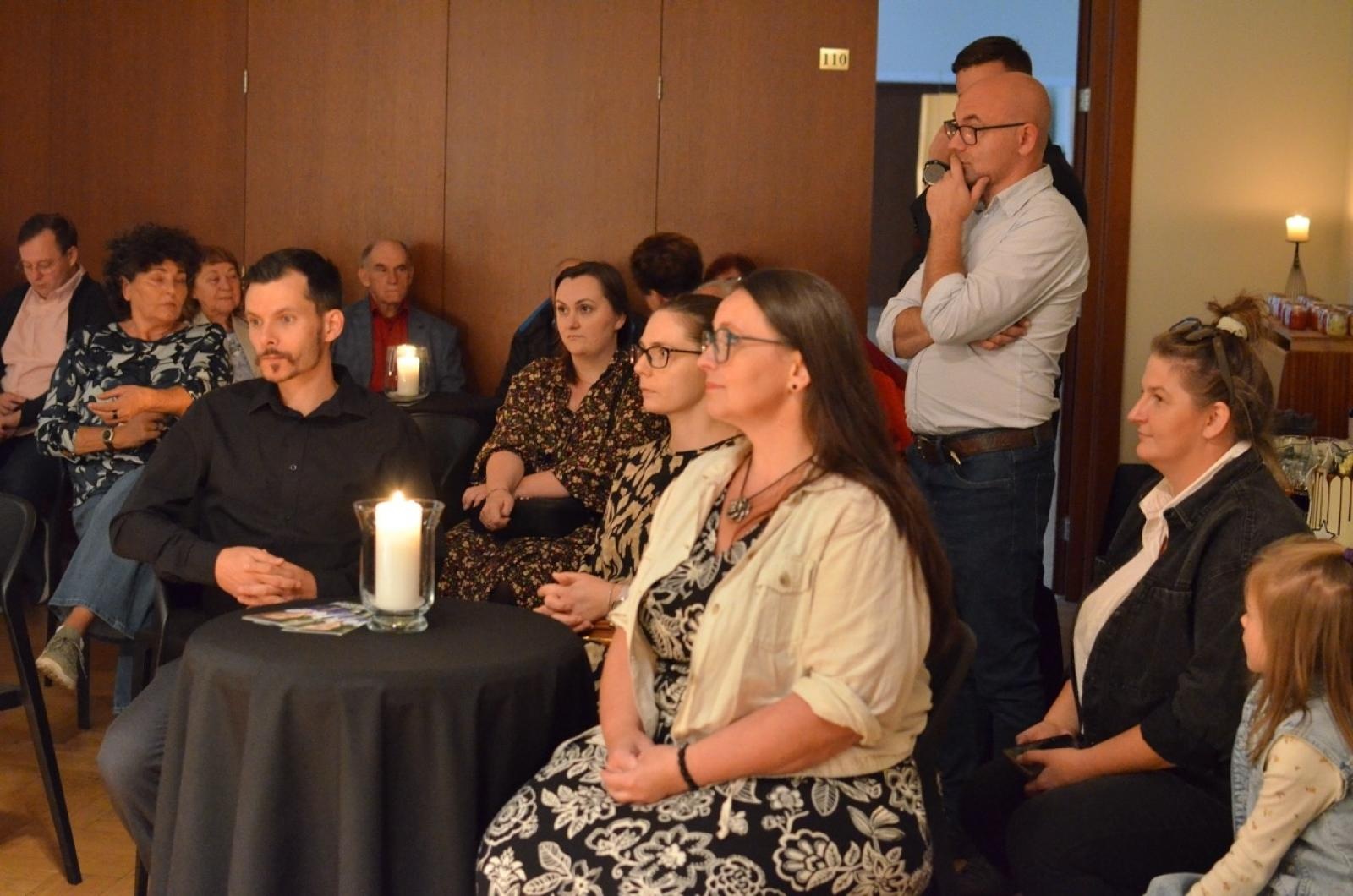 Zdjęcie w galerii na portalu naszraciborz.pl: W PUNKT. Spotkanie z Łukaszem Kałużą wiadomości z regionu