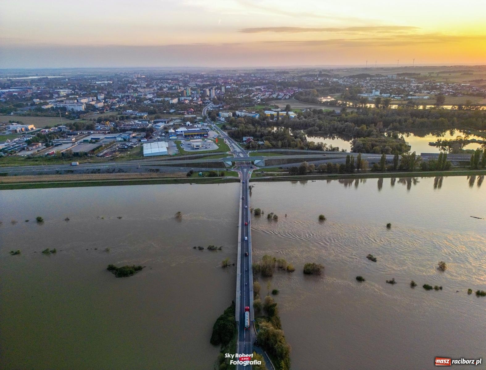 Zdjęcie w galerii na portalu naszraciborz.pl: Prezydent Raciborza obawia się ataku terrorystycznego albo uszkodzenia zapory zbiornika wiadomości z regionu