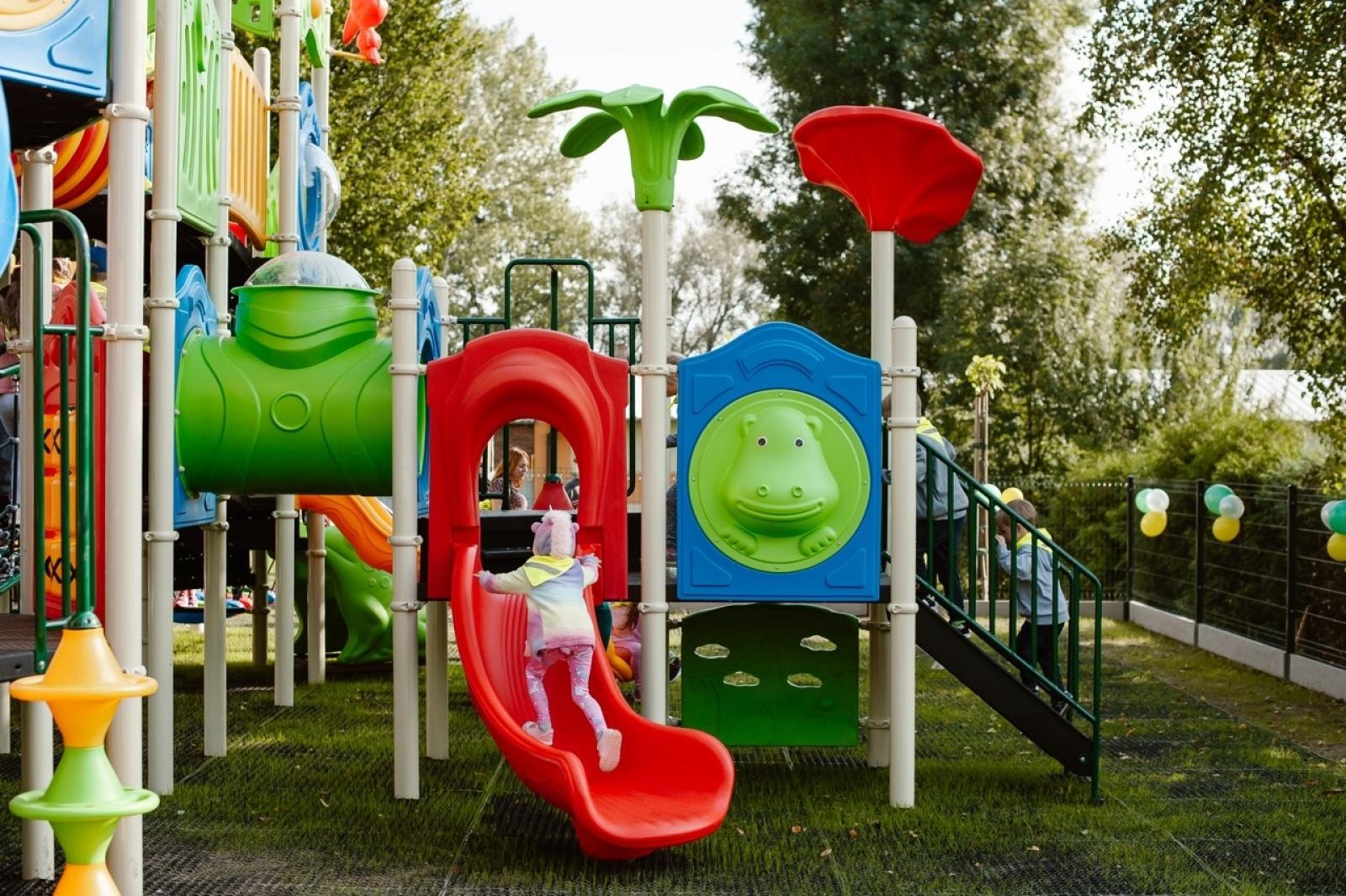 Zdjęcie w galerii na portalu naszraciborz.pl: Zjeżdżalnie, wieże i pomosty. Pietrowice Wielkie mają super plac zabaw [FOTO i WIDEO] wiadomości z regionu