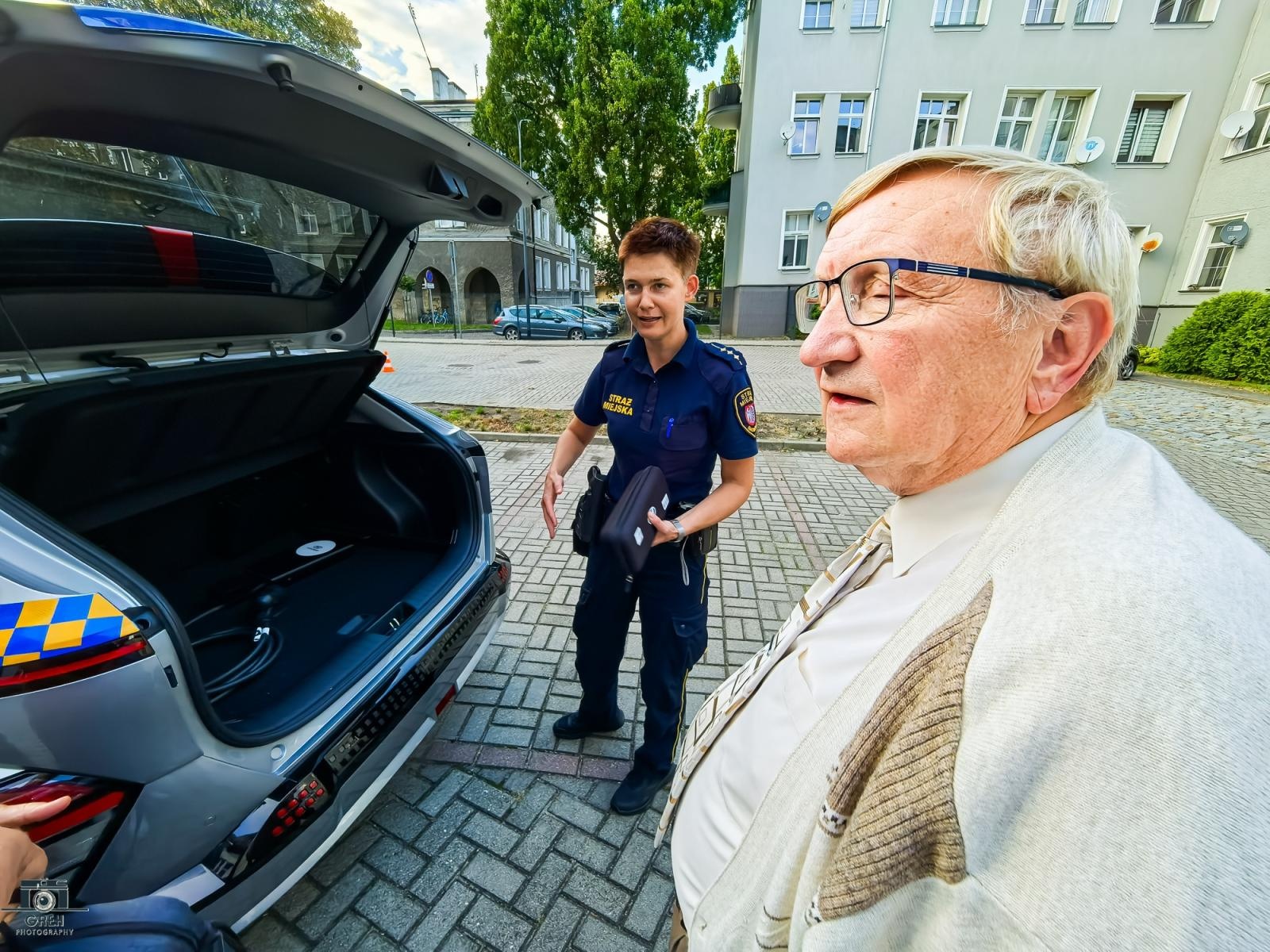 Zdjęcie w galerii na portalu naszraciborz.pl: Raciborska straż miejska przesiada się do elektryka. To mobilne laboratorium [FOTO i WIDEO] wiadomości z regionu