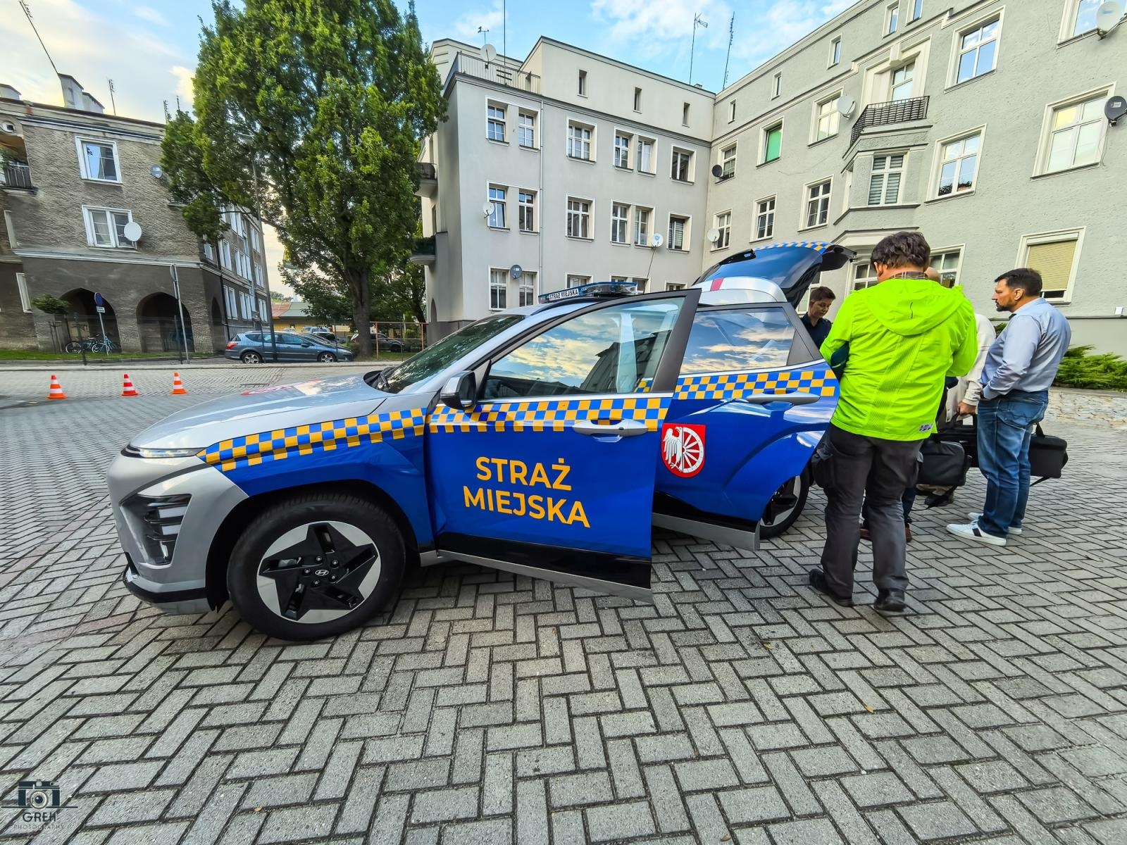 Zdjęcie w galerii na portalu naszraciborz.pl: Raciborska straż miejska przesiada się do elektryka. To mobilne laboratorium [FOTO i WIDEO] wiadomości z regionu