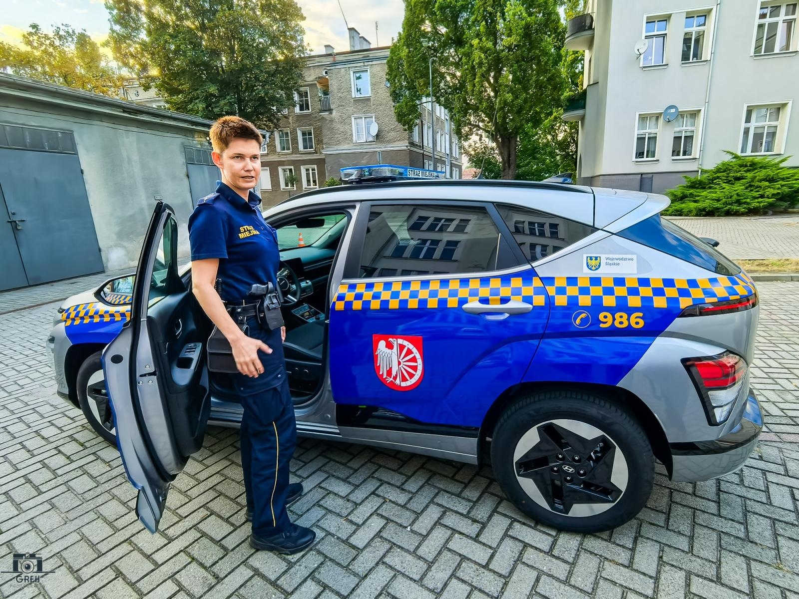 Zdjęcie w galerii na portalu naszraciborz.pl: Raciborska straż miejska przesiada się do elektryka. To mobilne laboratorium [FOTO i WIDEO] wiadomości z regionu