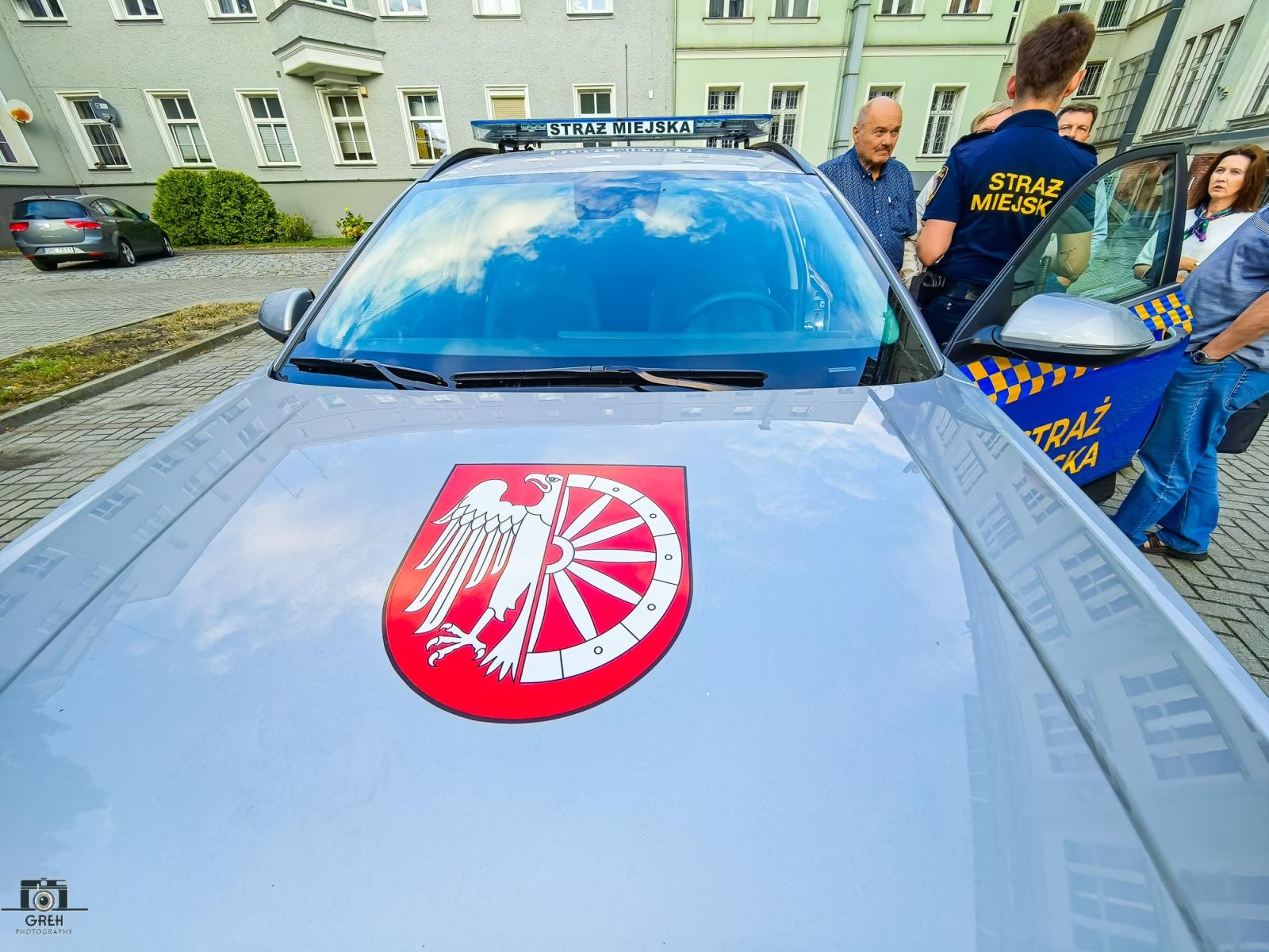 Zdjęcie w galerii na portalu naszraciborz.pl: Raciborska straż miejska przesiada się do elektryka. To mobilne laboratorium [FOTO i WIDEO] wiadomości z regionu