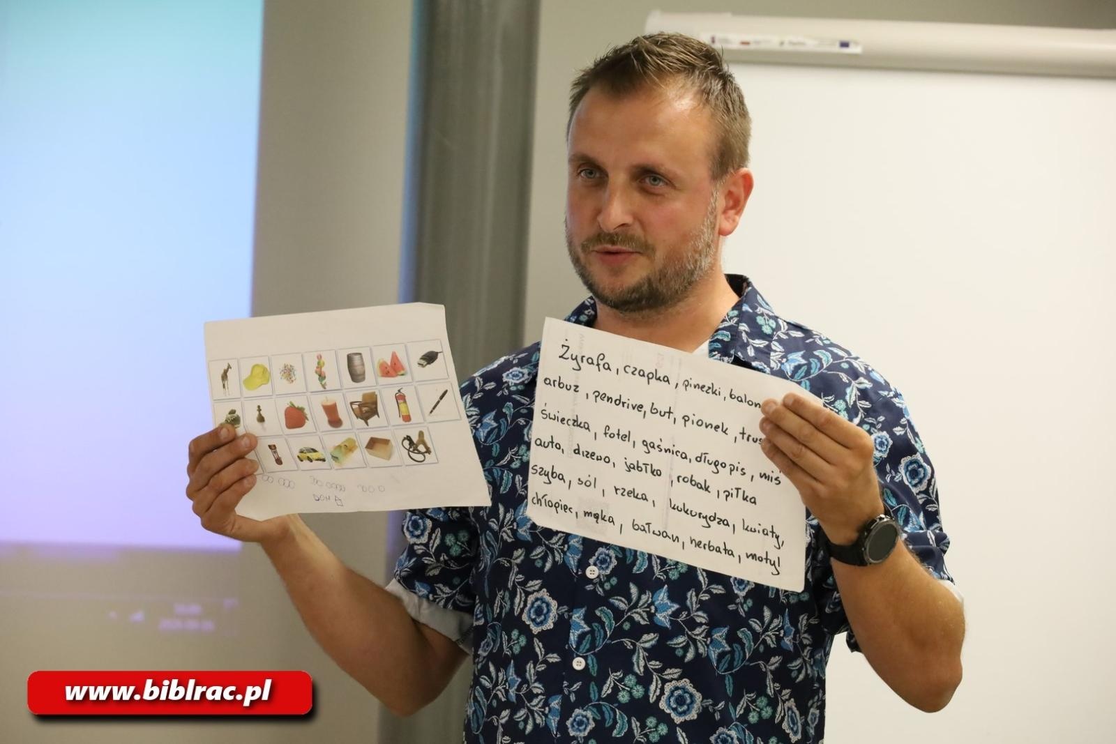 Zdjęcie w galerii na portalu naszraciborz.pl: Projekt #młodzieżczyta: mądre głowy w bibliotece wiadomości z regionu