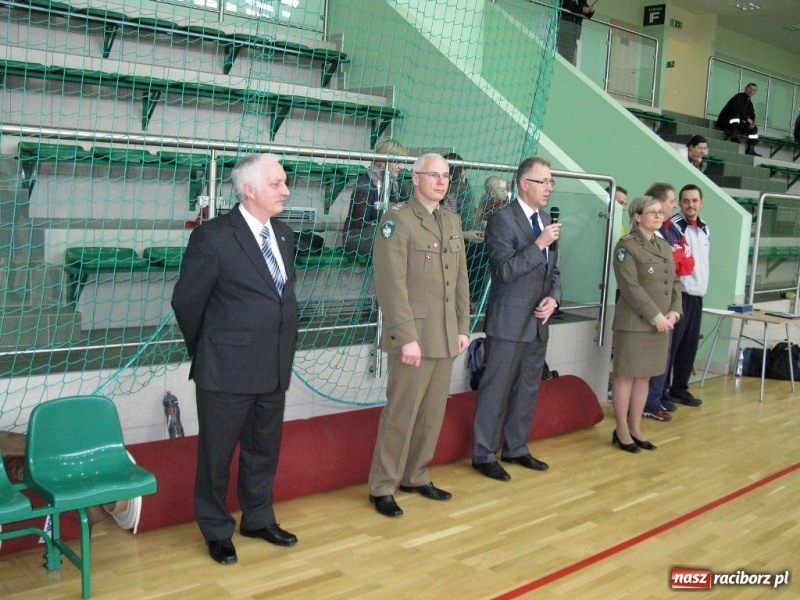 Zdjęcie w galerii na portalu naszraciborz.pl: Turniej mundurowych w hali OSiR wiadomości z regionu