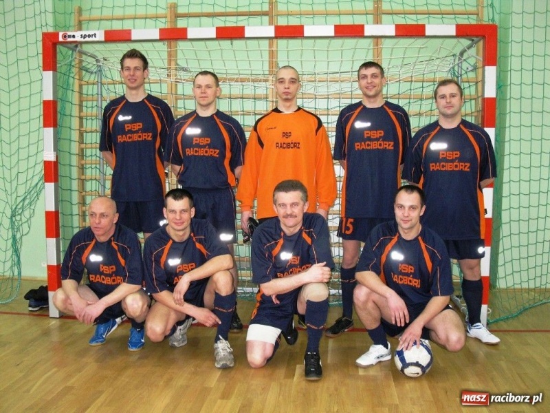 Zdjęcie w galerii na portalu naszraciborz.pl: Turniej mundurowych w hali OSiR wiadomości z regionu