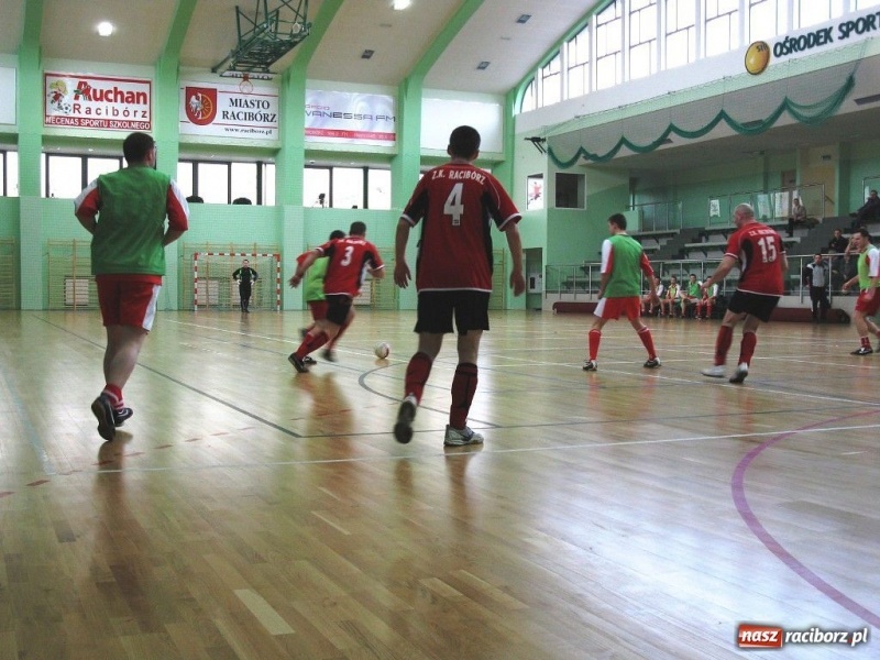 Zdjęcie w galerii na portalu naszraciborz.pl: Turniej mundurowych w hali OSiR wiadomości z regionu