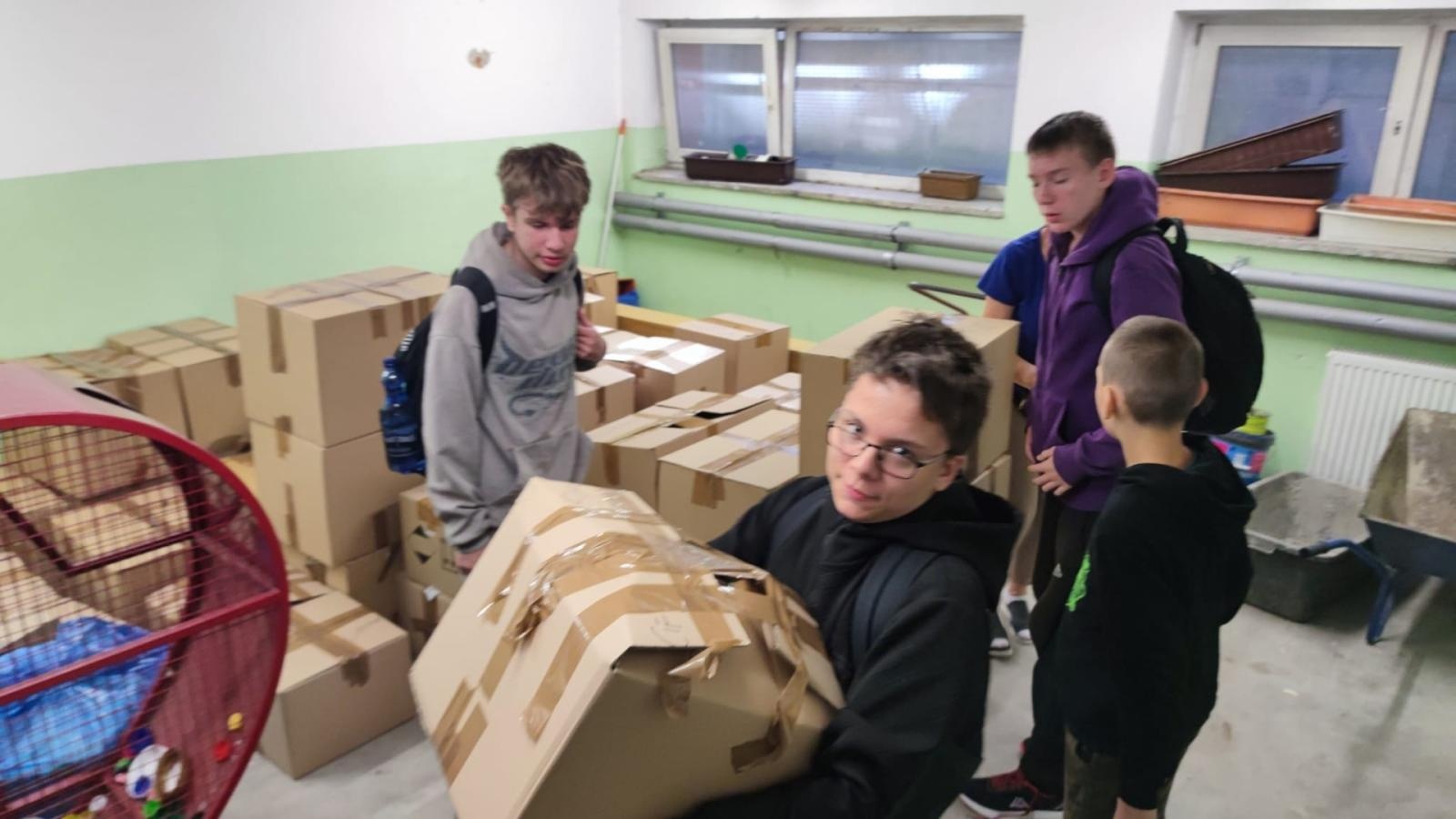 Zdjęcie w galerii na portalu naszraciborz.pl: Pierwsze dary dla powodzian wyruszą do poszkodowanych miast wiadomości z regionu