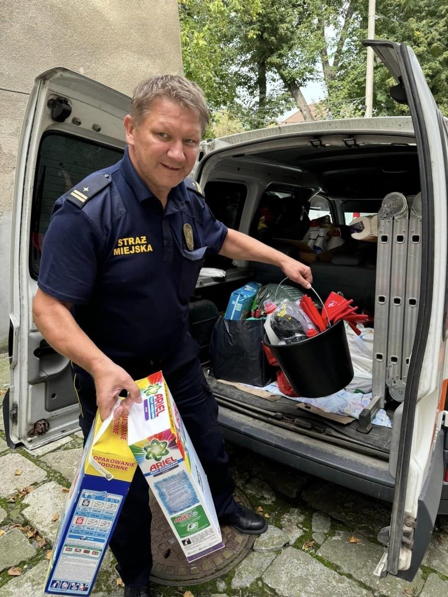 Zdjęcie w galerii na portalu naszraciborz.pl: Pierwsze dary dla powodzian wyruszą do poszkodowanych miast wiadomości z regionu