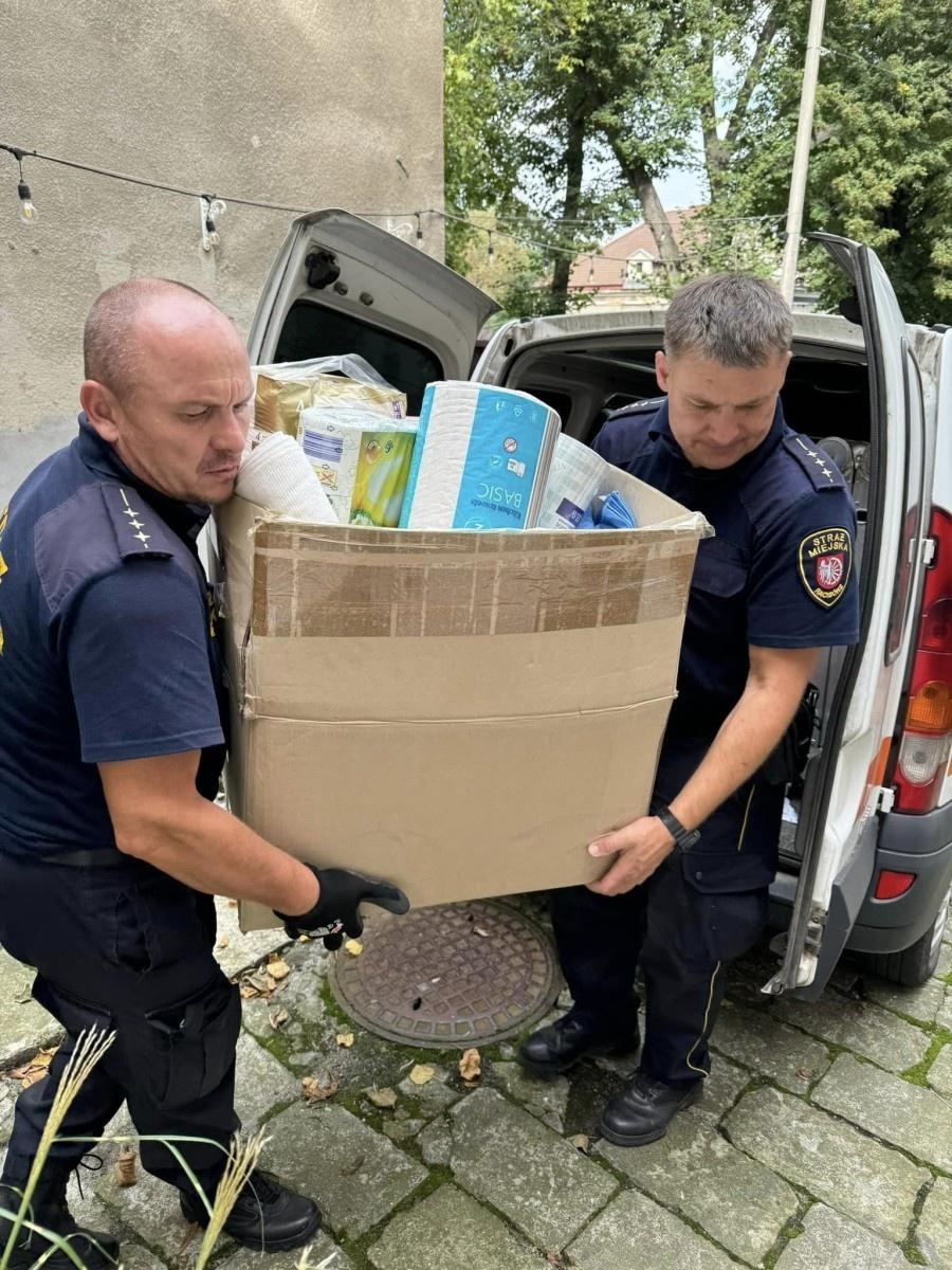 Zdjęcie w galerii na portalu naszraciborz.pl: Pierwsze dary dla powodzian wyruszą do poszkodowanych miast wiadomości z regionu