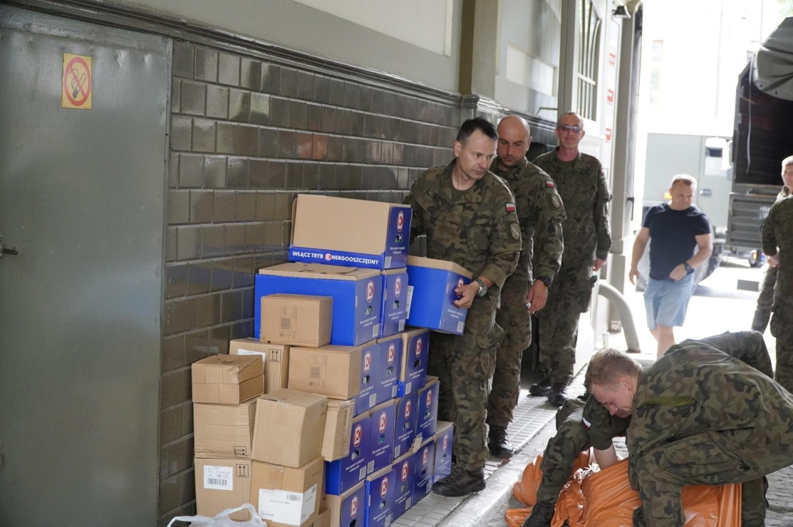 Zdjęcie w galerii na portalu naszraciborz.pl: Pierwsze dary dla powodzian wyruszą do poszkodowanych miast wiadomości z regionu