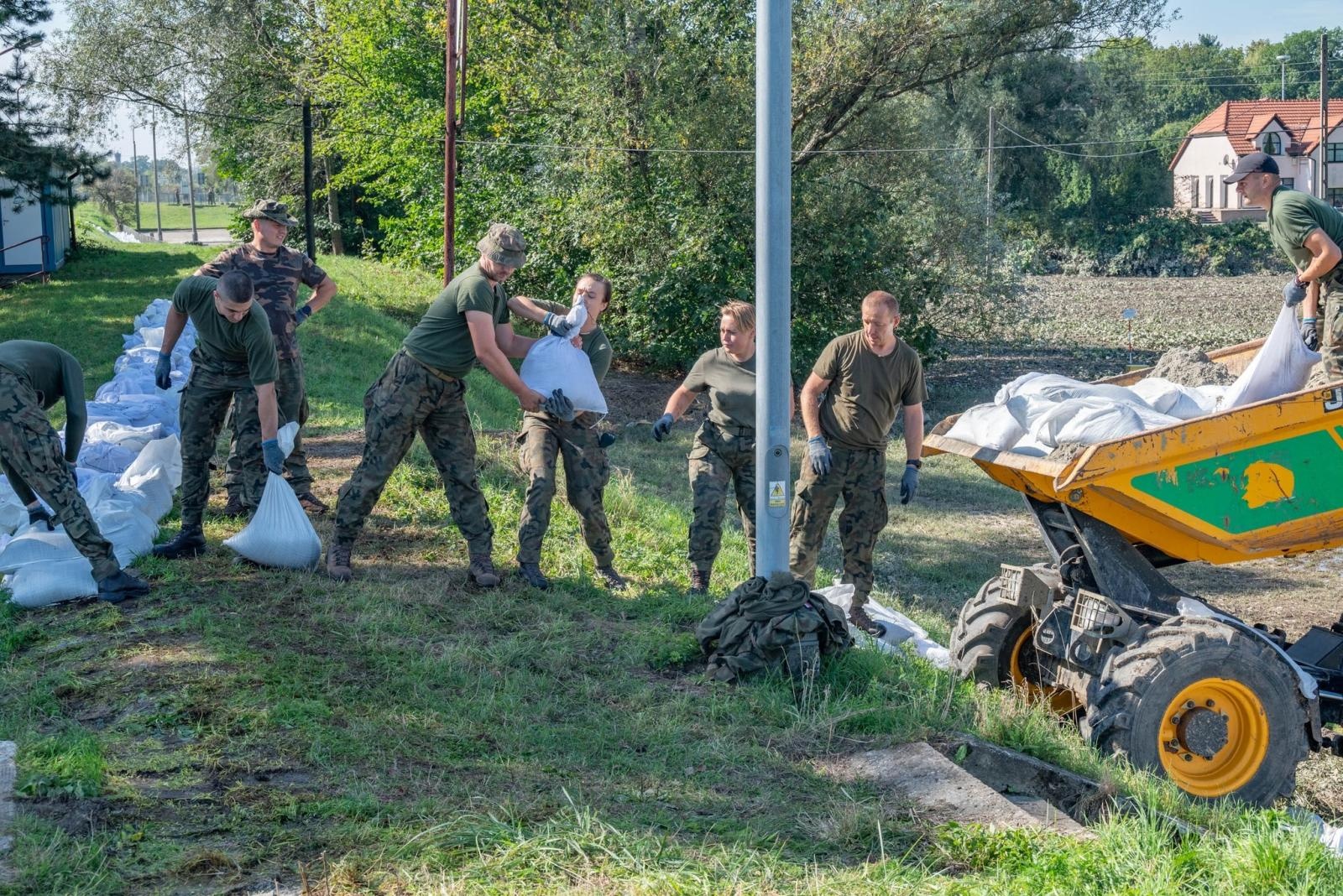 Zdjęcie w galerii na portalu naszraciborz.pl: Jednostki OSP w powiecie raciborskim otrzymały agregaty prądotwórcze wiadomości z regionu