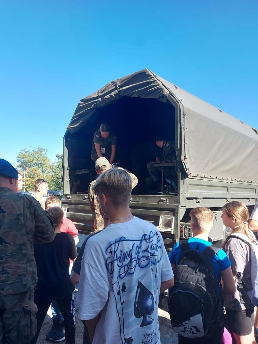 Zdjęcie w galerii na portalu naszraciborz.pl: Raciborska 15-tka stała się centrum pomocy powodzianom wiadomości z regionu