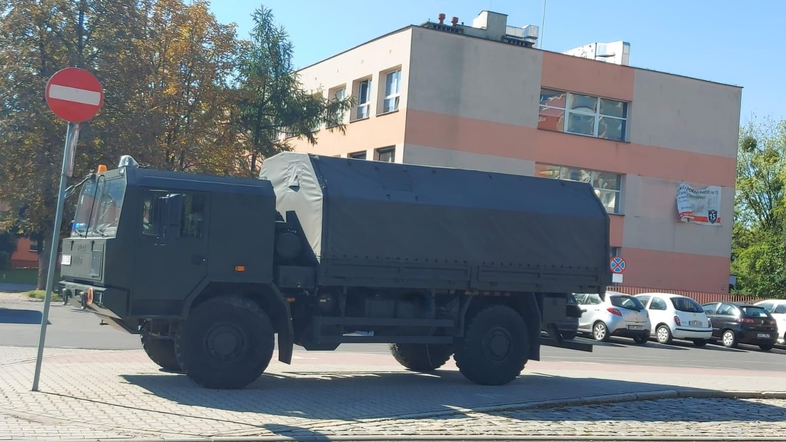 Zdjęcie w galerii na portalu naszraciborz.pl: Raciborska 15-tka stała się centrum pomocy powodzianom wiadomości z regionu