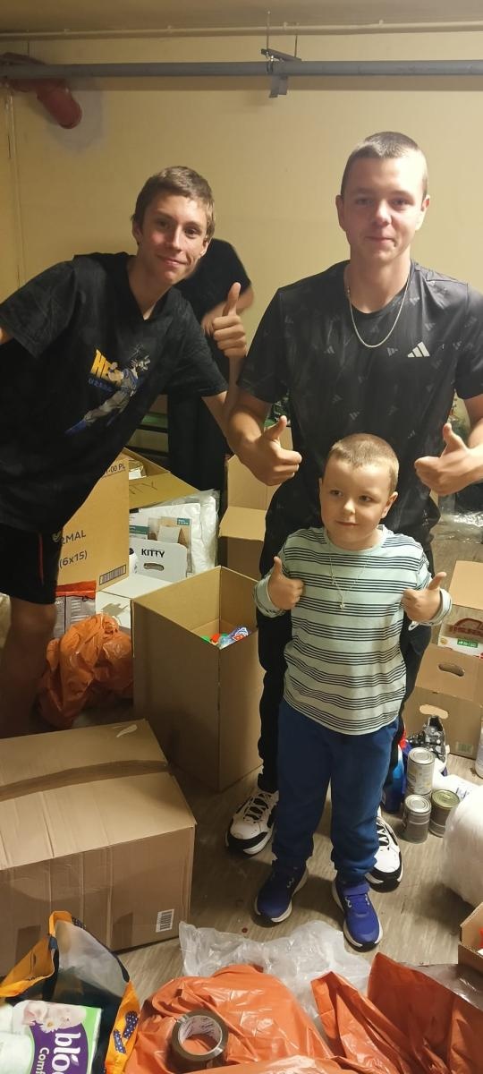 Zdjęcie w galerii na portalu naszraciborz.pl: Raciborska 15-tka stała się centrum pomocy powodzianom wiadomości z regionu